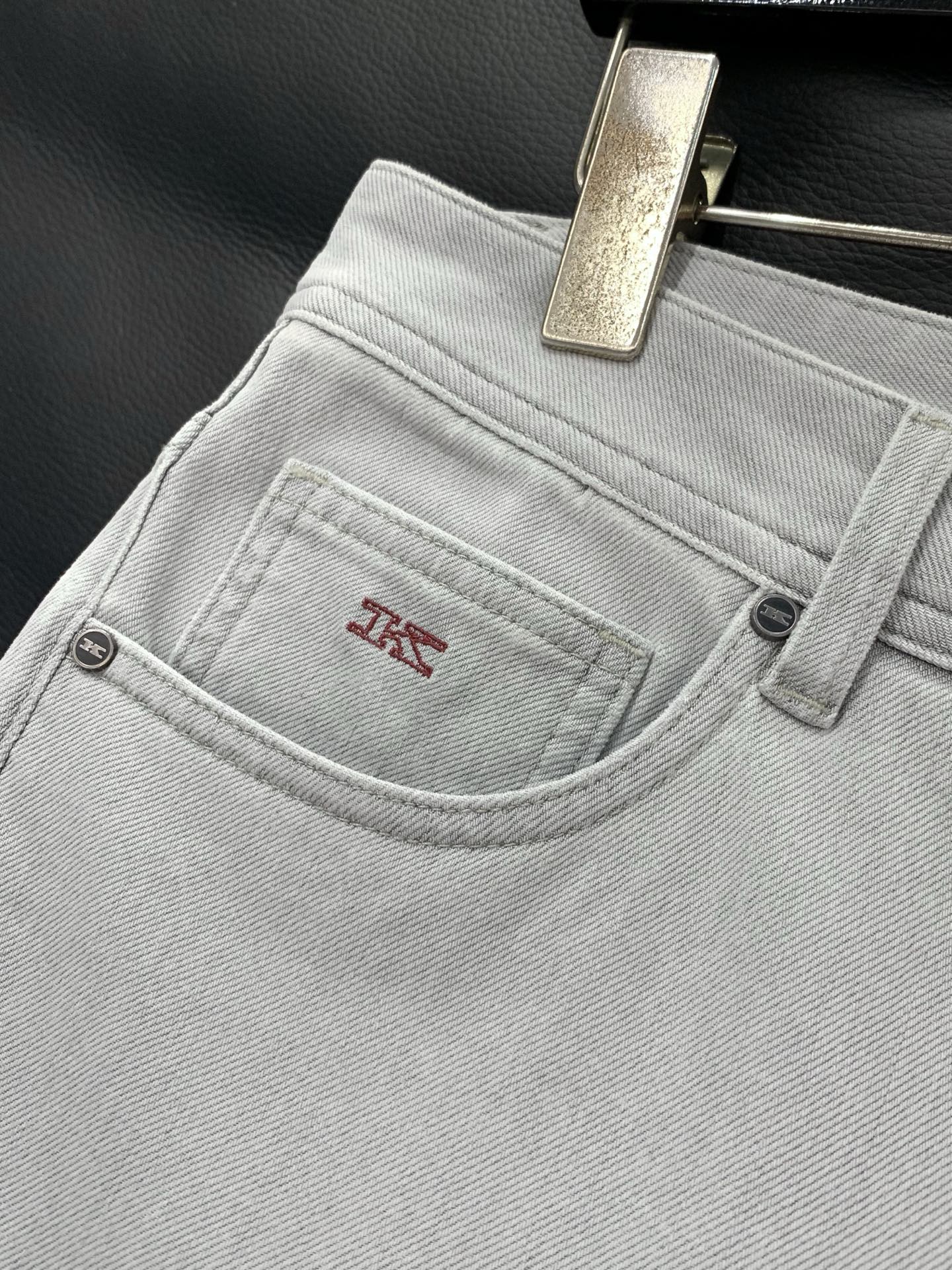 ，Kiton，2026春季最新品，专柜同步有售，时尚休闲水洗牛仔裤，进口原版水洗面料，做工极为复杂，唯一