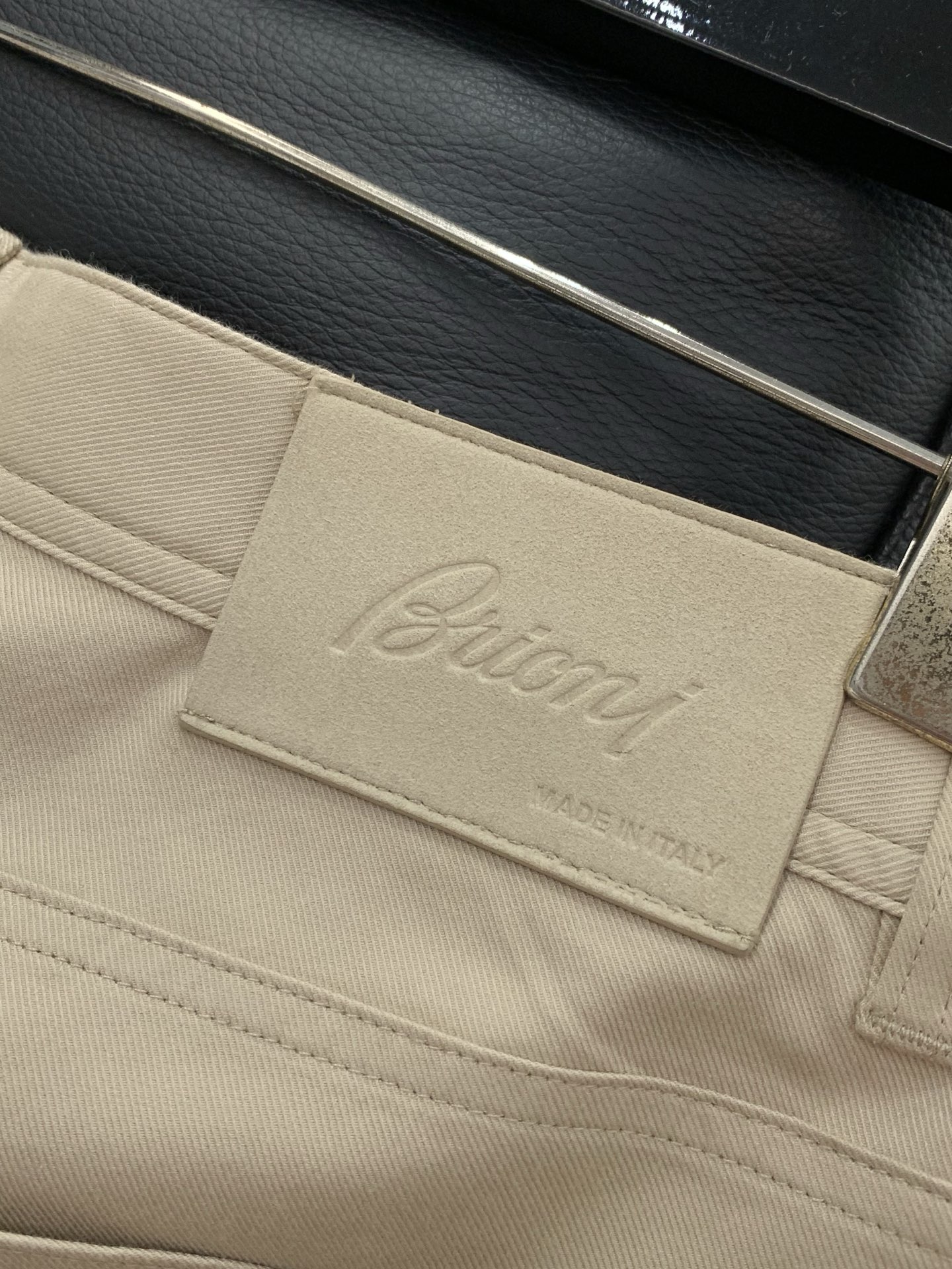 ，Berluti（伯尔鲁帝），2026春季新品，时尚休闲裤，专柜同步有售，原单狠货，进口原版面料，顶级压