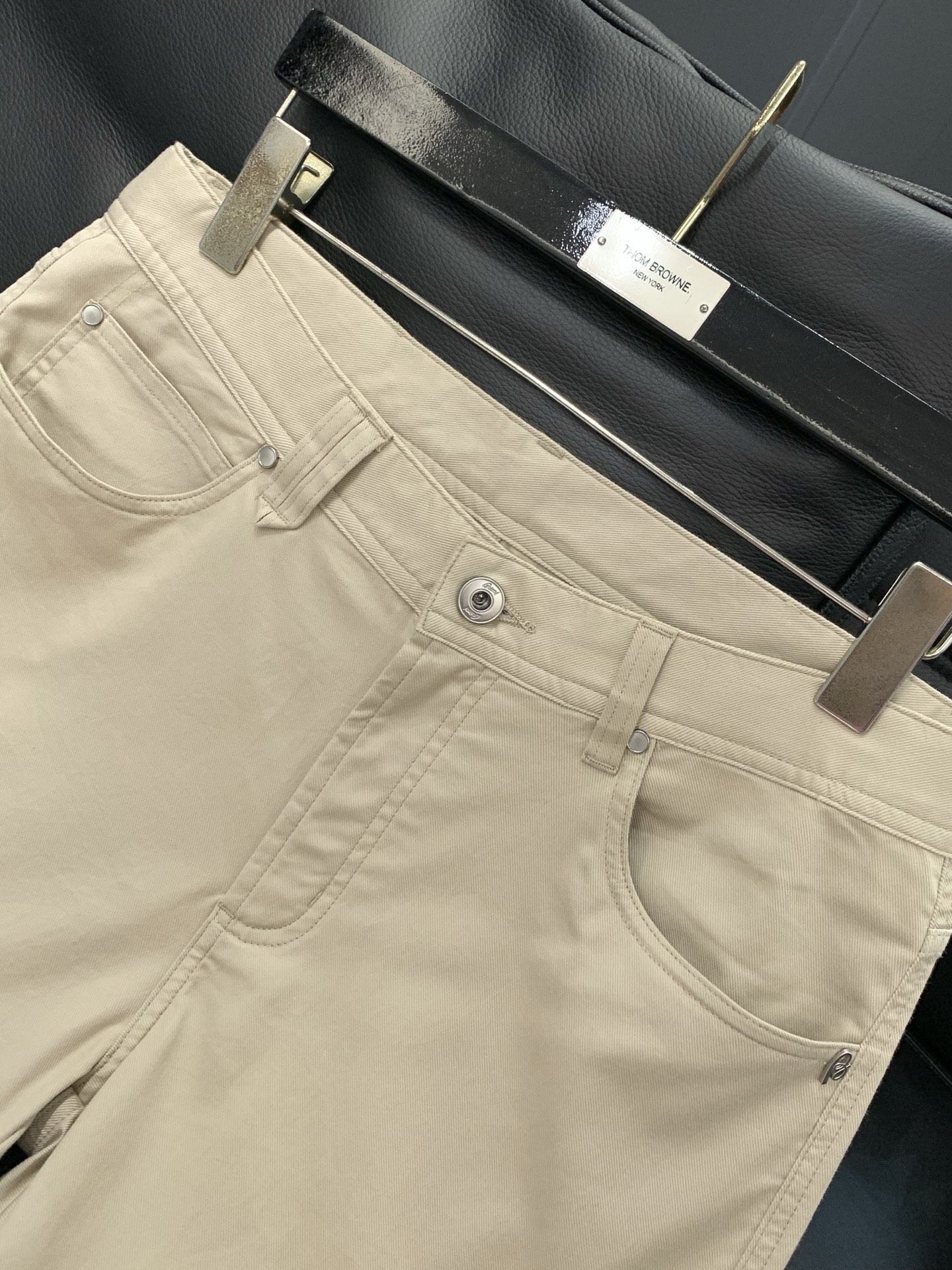 ，Berluti（伯尔鲁帝），2026春季新品，时尚休闲裤，专柜同步有售，原单狠货，进口原版面料，顶级压