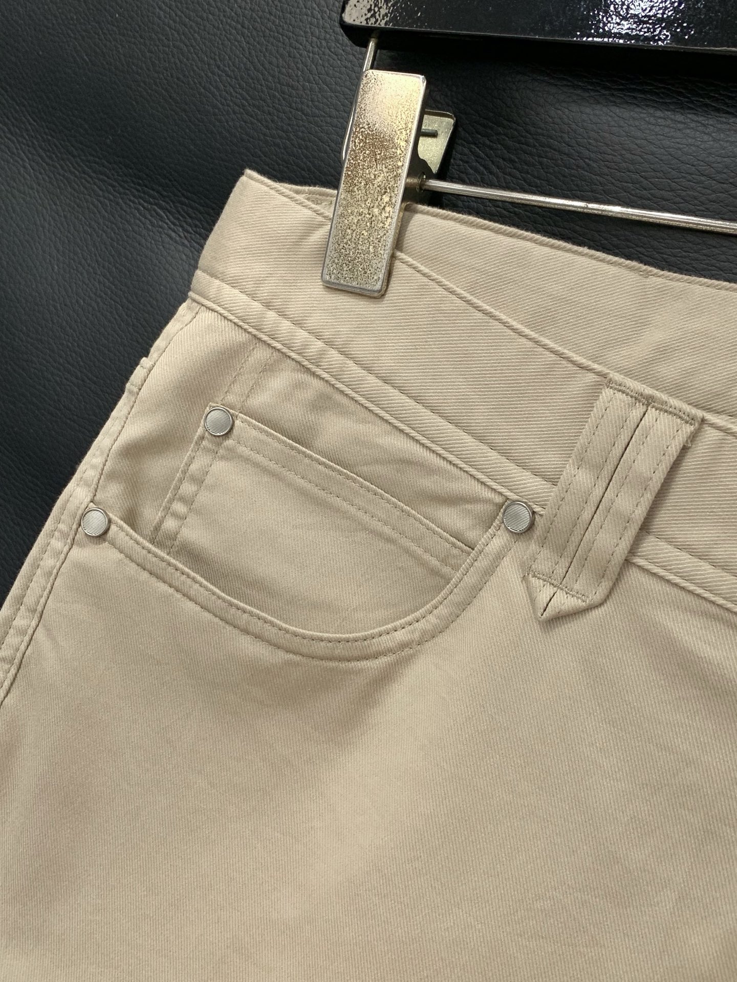 ，Berluti（伯尔鲁帝），2026春季新品，时尚休闲裤，专柜同步有售，原单狠货，进口原版面料，顶级压