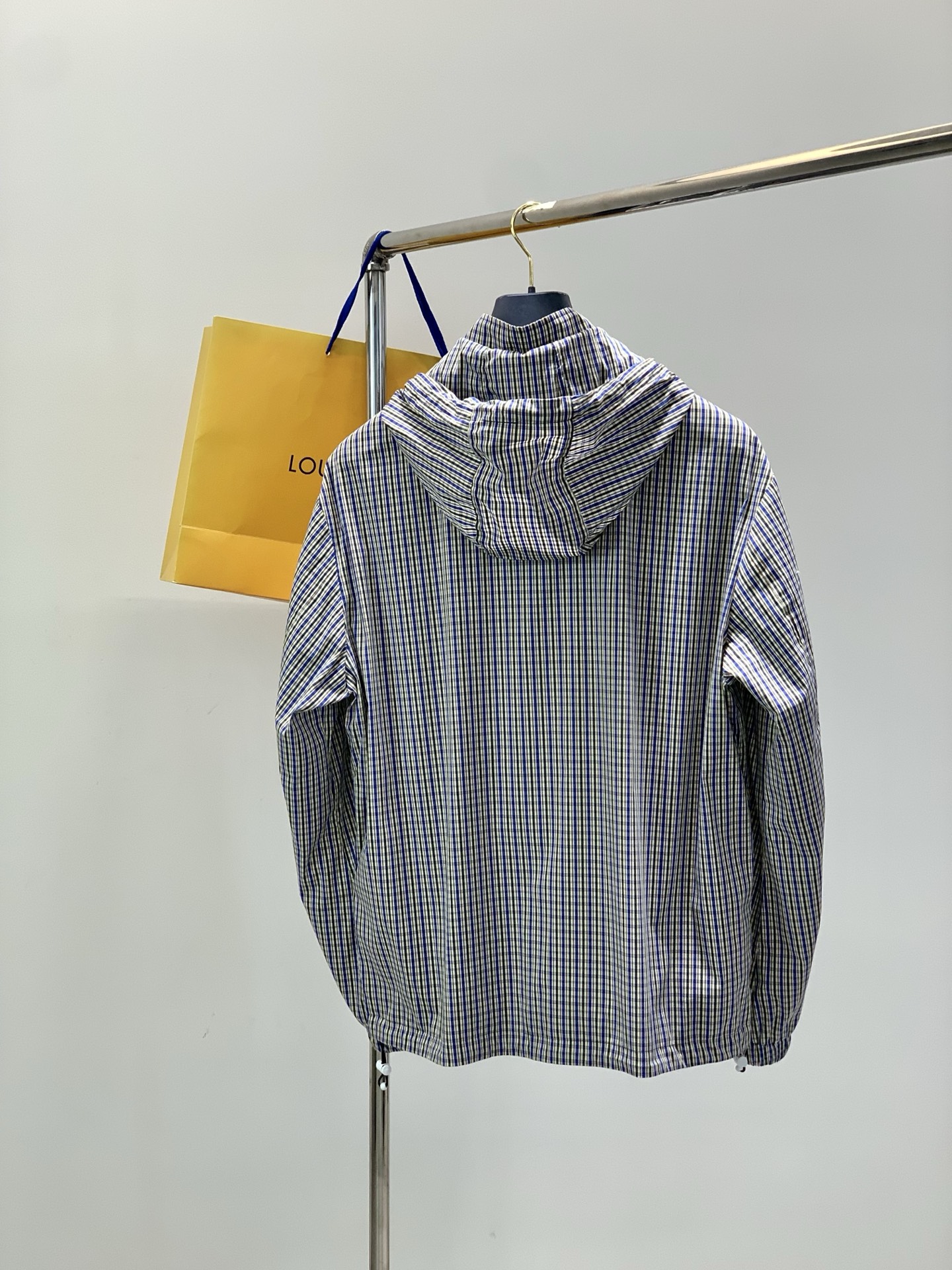 ，LouisVuitton 路易威登，春季最新款，专柜同步有售，原单狠货，时尚休闲连帽夹克外套，上身很有