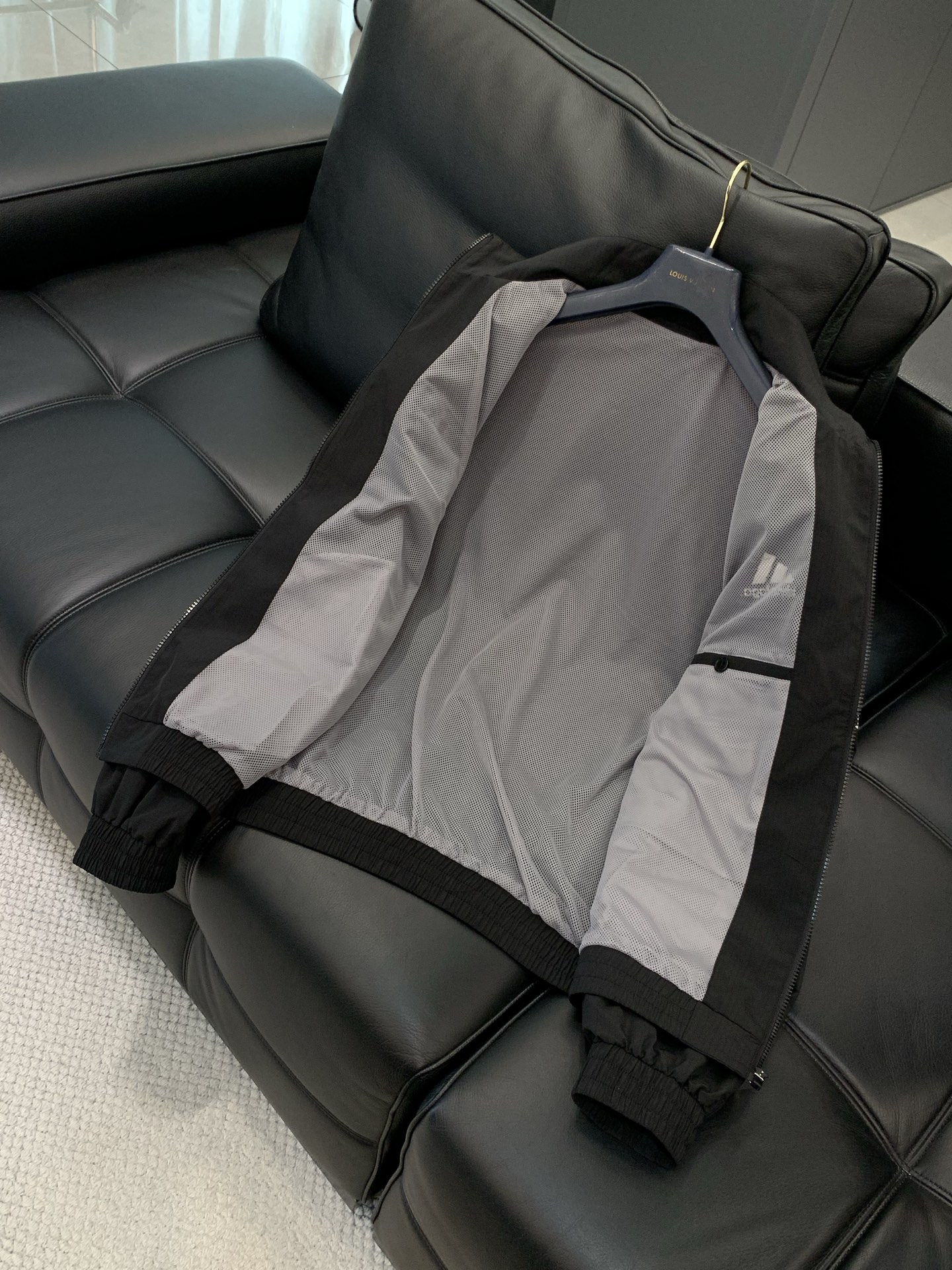 ，Balenciaga 巴黎世家，2026春季最新款，专柜同步有售，原单狠货，爆款时尚休闲夹克外套，进口