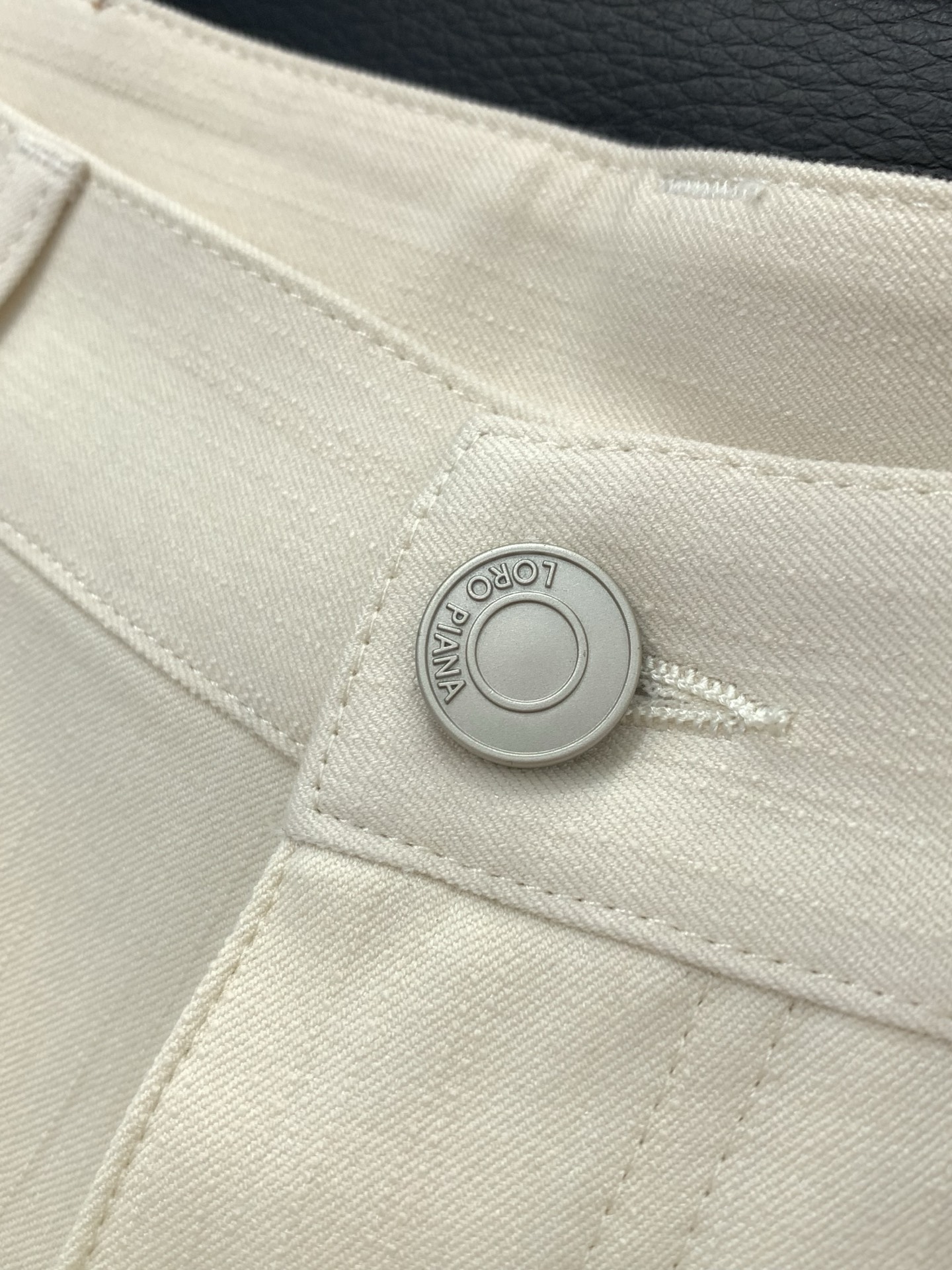 ，Loro piana(Loro Piana )，2026春季最新品，专柜同步有售，原单狠货，时尚休闲裤