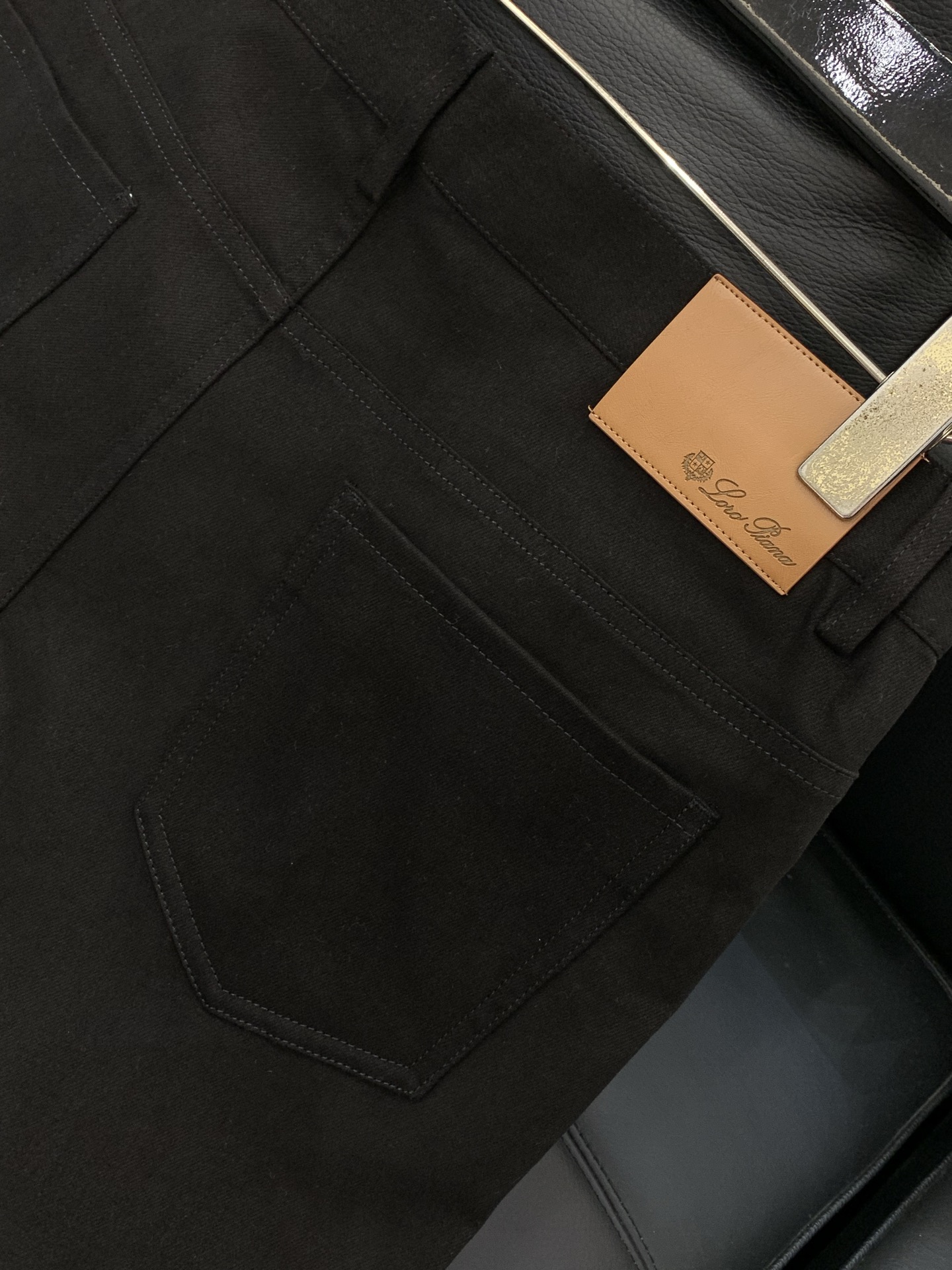 ，Loro piana(Loro Piana )，2026春季最新品，专柜同步有售，原单狠货，时尚休闲裤