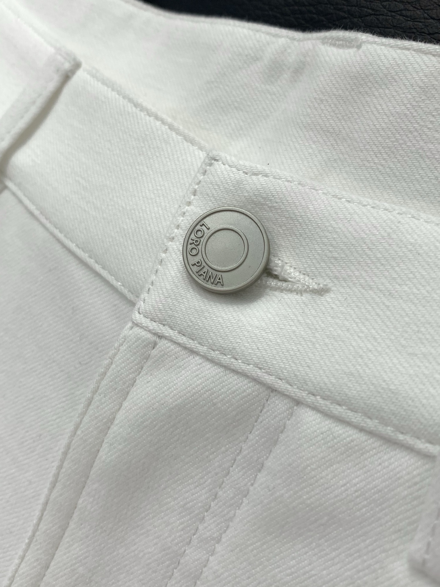 ，Loro piana(Loro Piana )，2026春季最新品，专柜同步有售，原单狠货，时尚休闲裤