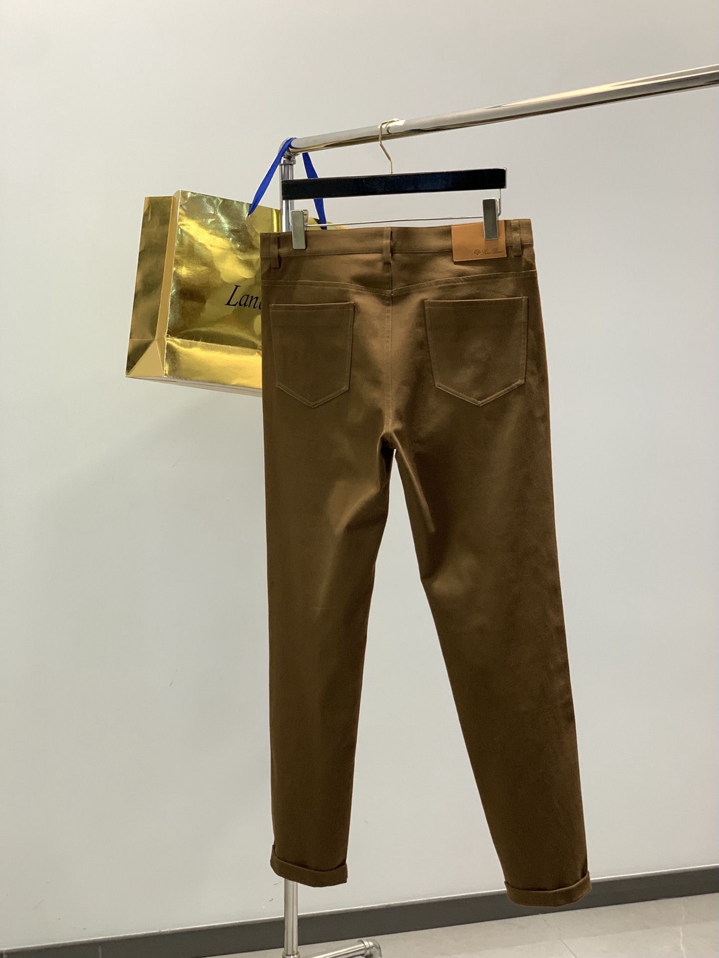 ，Loro piana(Loro Piana )，2026春季最新品，专柜同步有售，原单狠货，时尚休闲裤