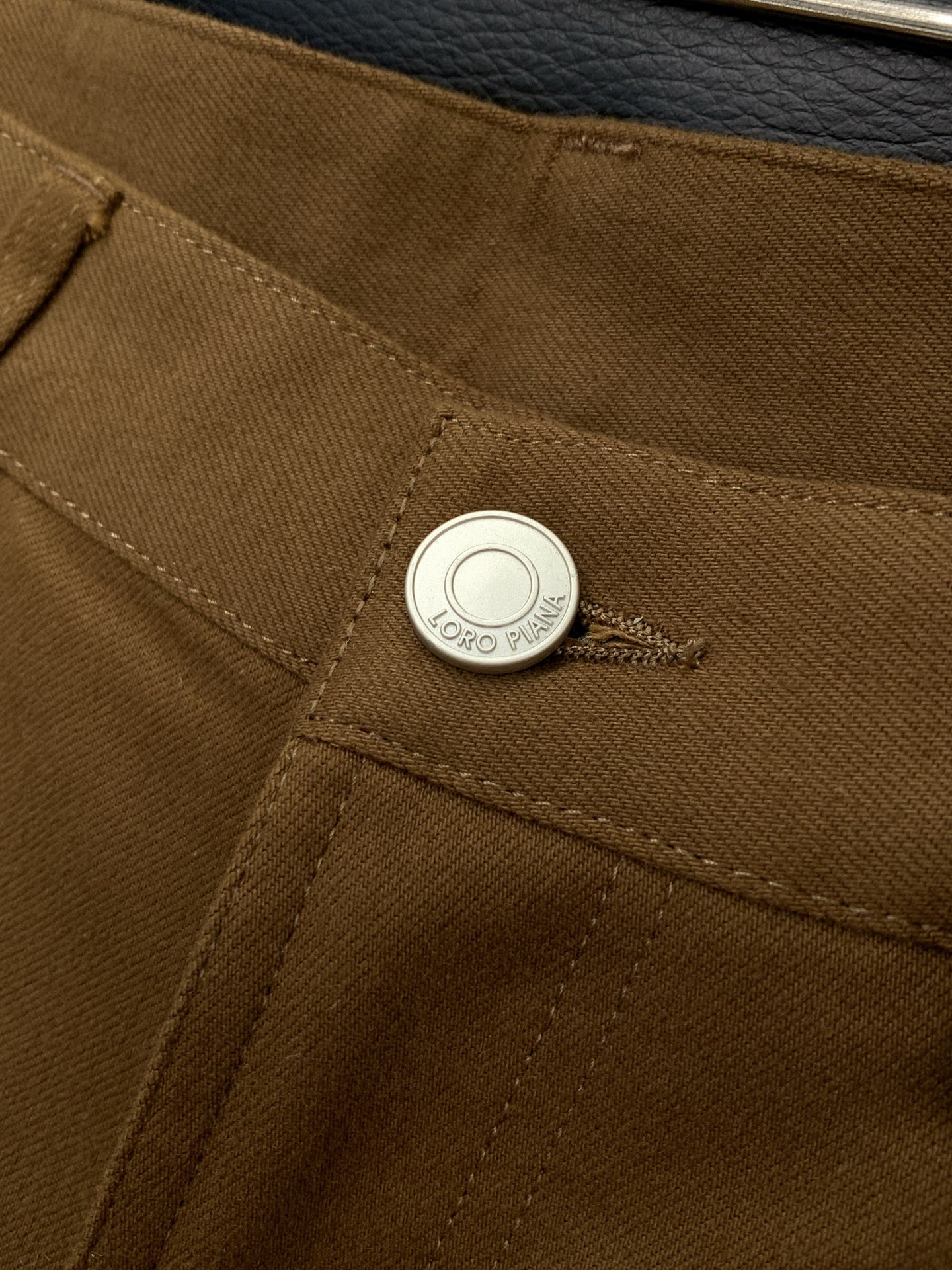 ，Loro piana(Loro Piana )，2026春季最新品，专柜同步有售，原单狠货，时尚休闲裤