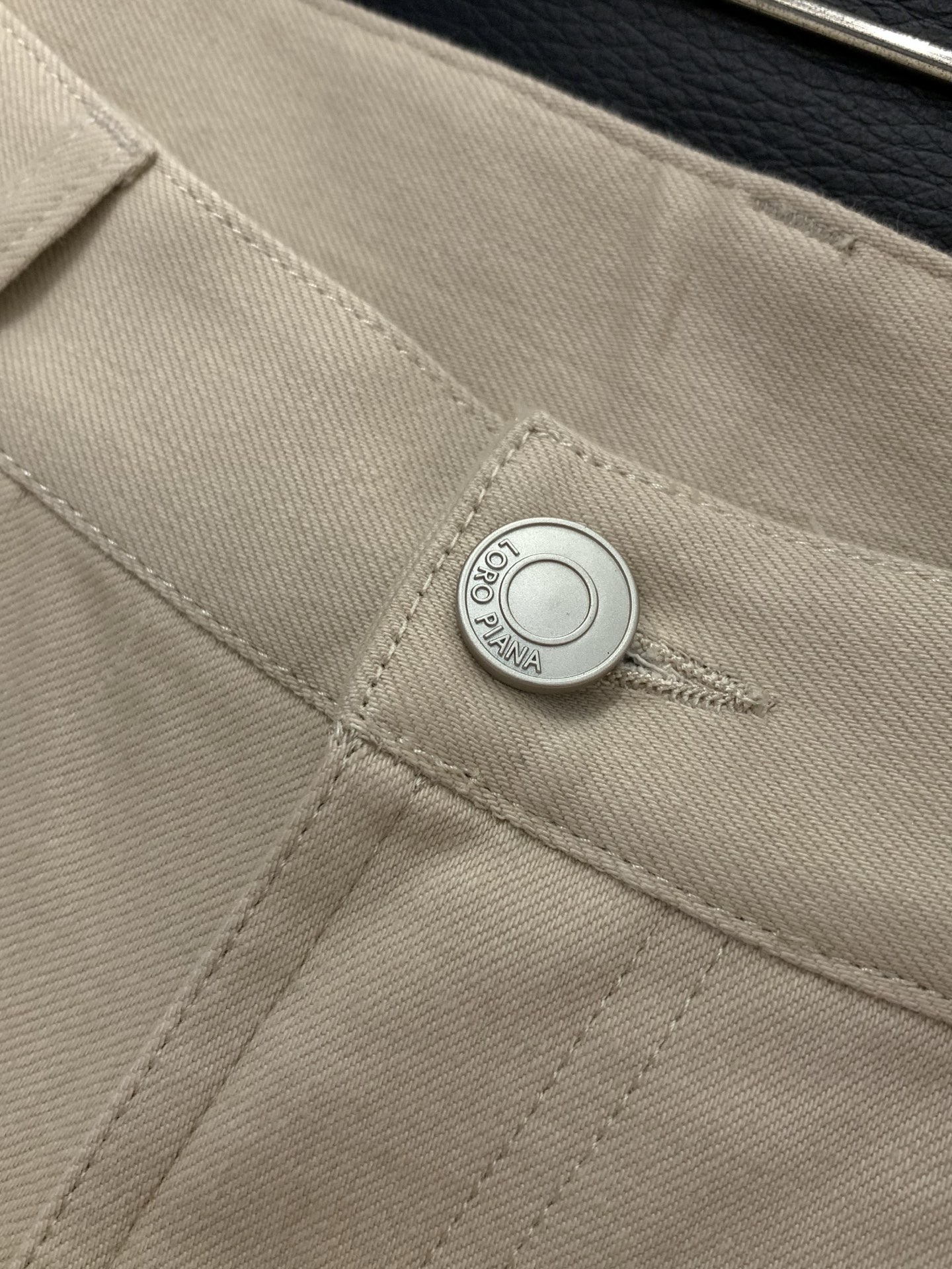 ，Loro piana(Loro Piana )，2026春季最新品，专柜同步有售，原单狠货，时尚休闲裤