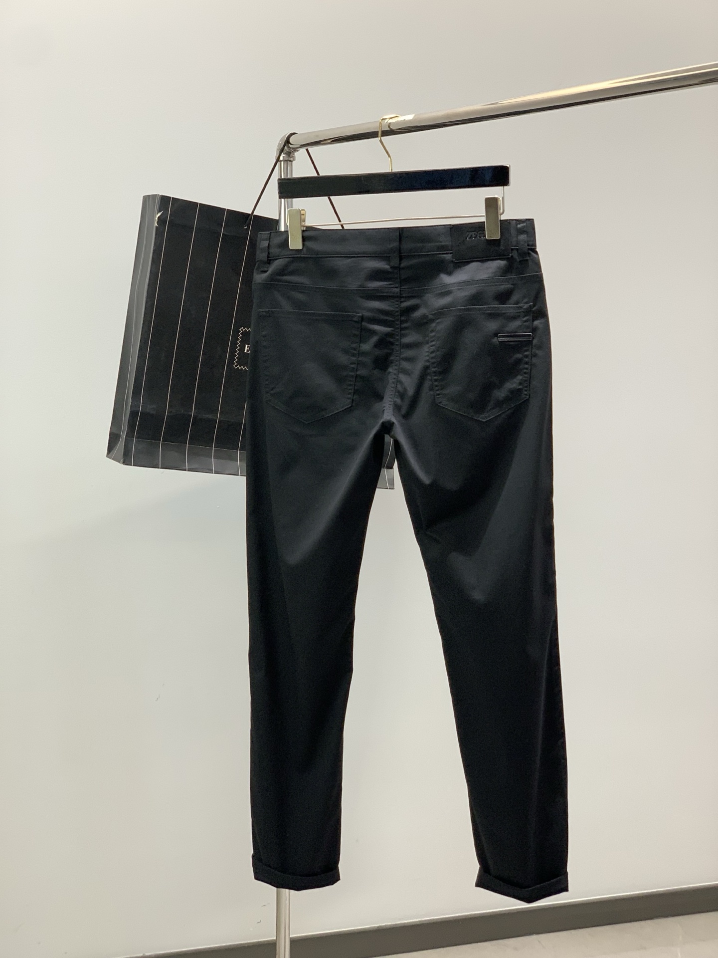 ，Zegna 杰尼亚，2026春季最新品，专柜同步有售，原单狠货，时尚休闲裤，进口原版面料，上身舒适透气