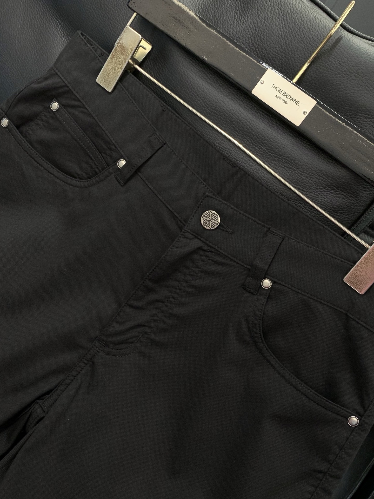 ，Zegna 杰尼亚，2026春季最新品，专柜同步有售，原单狠货，时尚休闲裤，进口原版面料，上身舒适透气