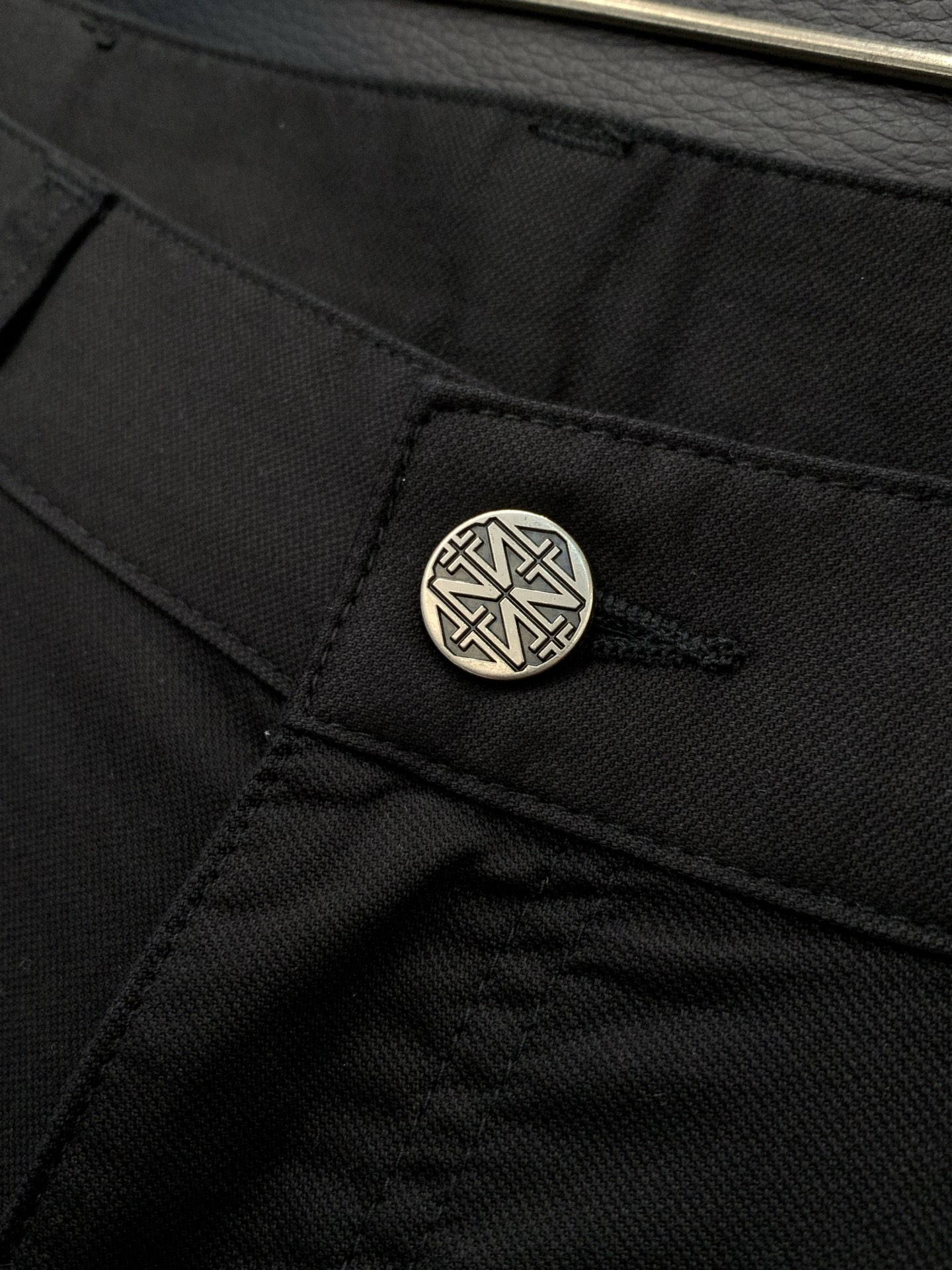 ，Zegna 杰尼亚，2026春季最新品，专柜同步有售，原单狠货，时尚休闲裤，进口原版面料，上身舒适透气