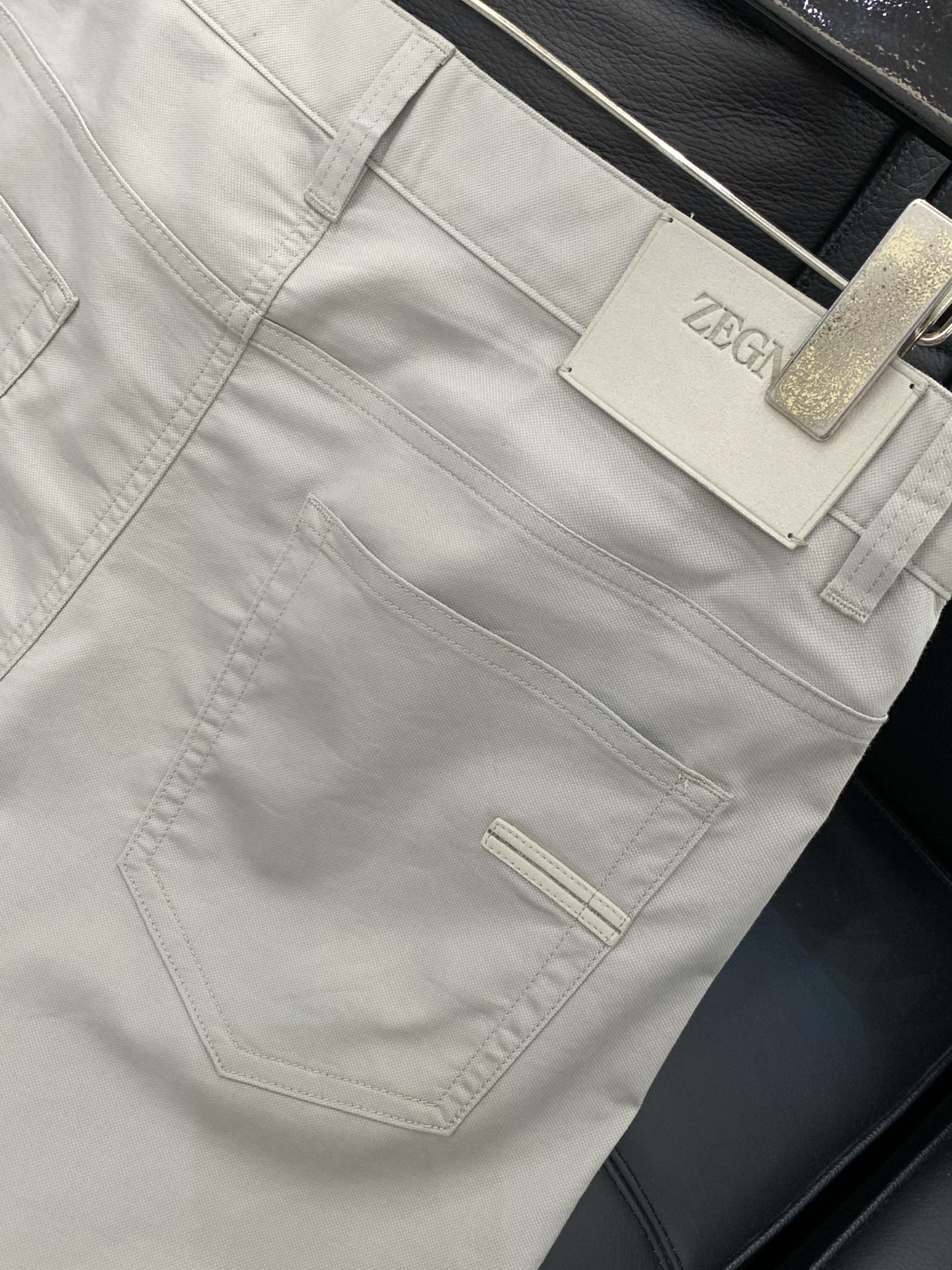 ，Zegna 杰尼亚，2026春季最新品，专柜同步有售，原单狠货，时尚休闲裤，进口原版面料，上身舒适透气