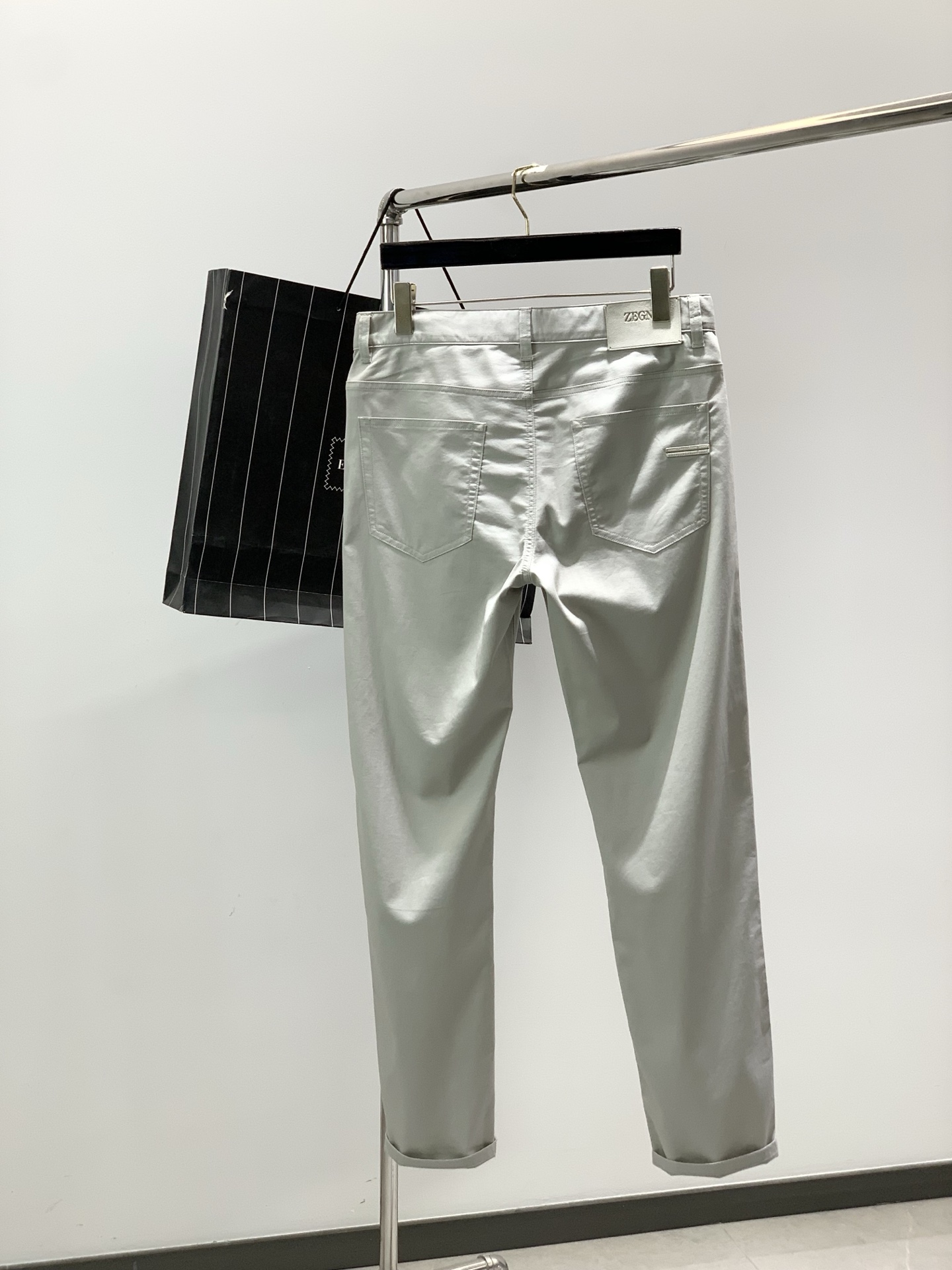 ，Zegna 杰尼亚，2026春季最新品，专柜同步有售，原单狠货，时尚休闲裤，进口原版面料，上身舒适透气