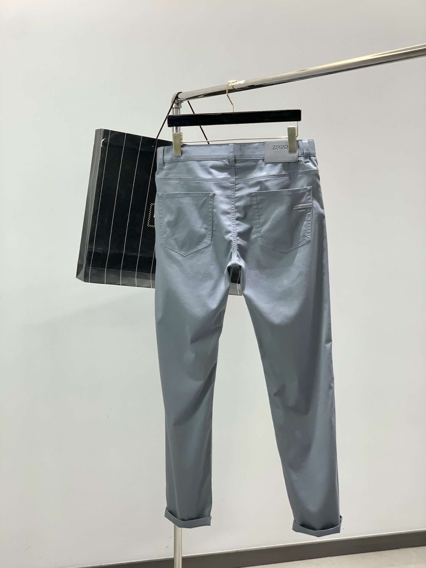 ，Zegna 杰尼亚，2026春季最新品，专柜同步有售，原单狠货，时尚休闲裤，进口原版面料，上身舒适透气