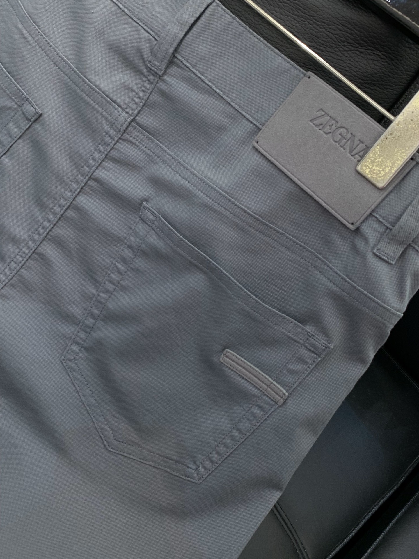 ，Zegna 杰尼亚，2026春季最新品，专柜同步有售，原单狠货，时尚休闲裤，进口原版面料，上身舒适透气