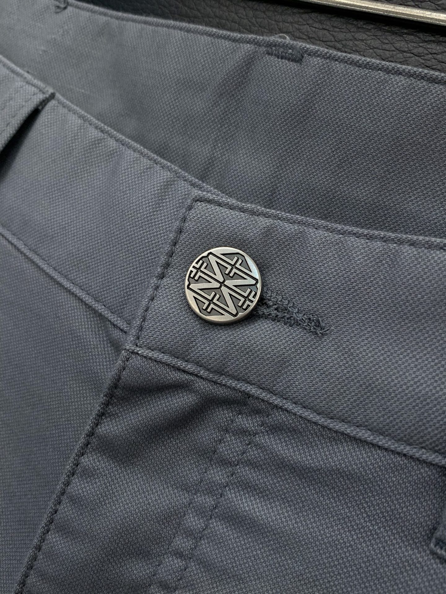 ，Zegna 杰尼亚，2026春季最新品，专柜同步有售，原单狠货，时尚休闲裤，进口原版面料，上身舒适透气