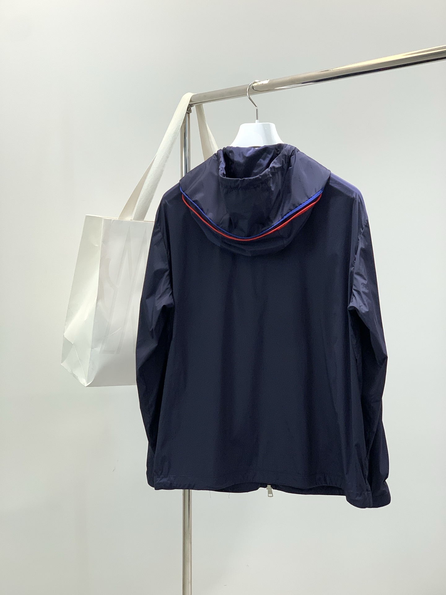 ，Moncler 蒙口，2026春季最新品，专柜同步有售，原单狠货，时尚休闲连帽夹克外套，上身舒适！吸睛