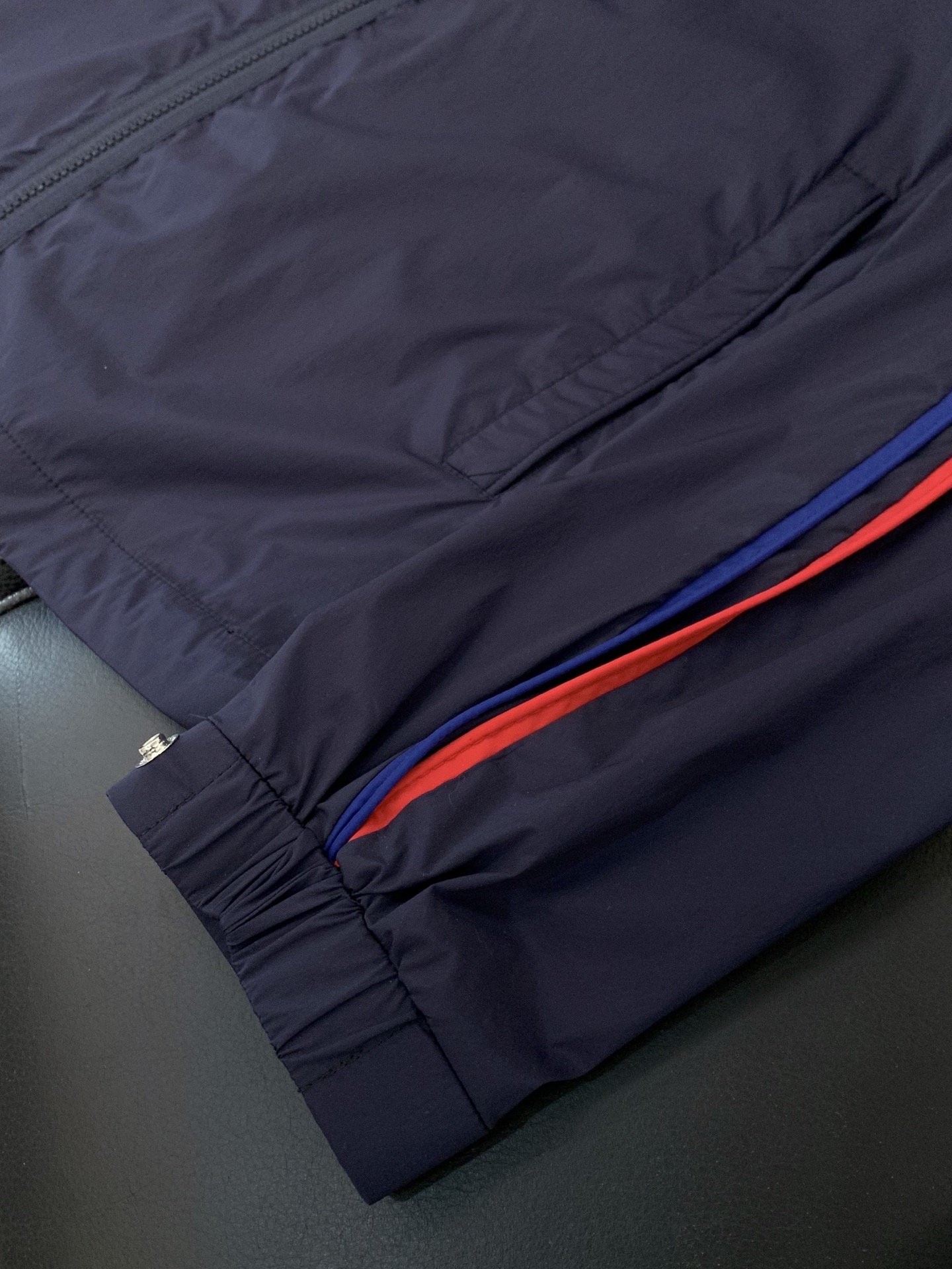 ，Moncler 蒙口，2026春季最新品，专柜同步有售，原单狠货，时尚休闲连帽夹克外套，上身舒适！吸睛