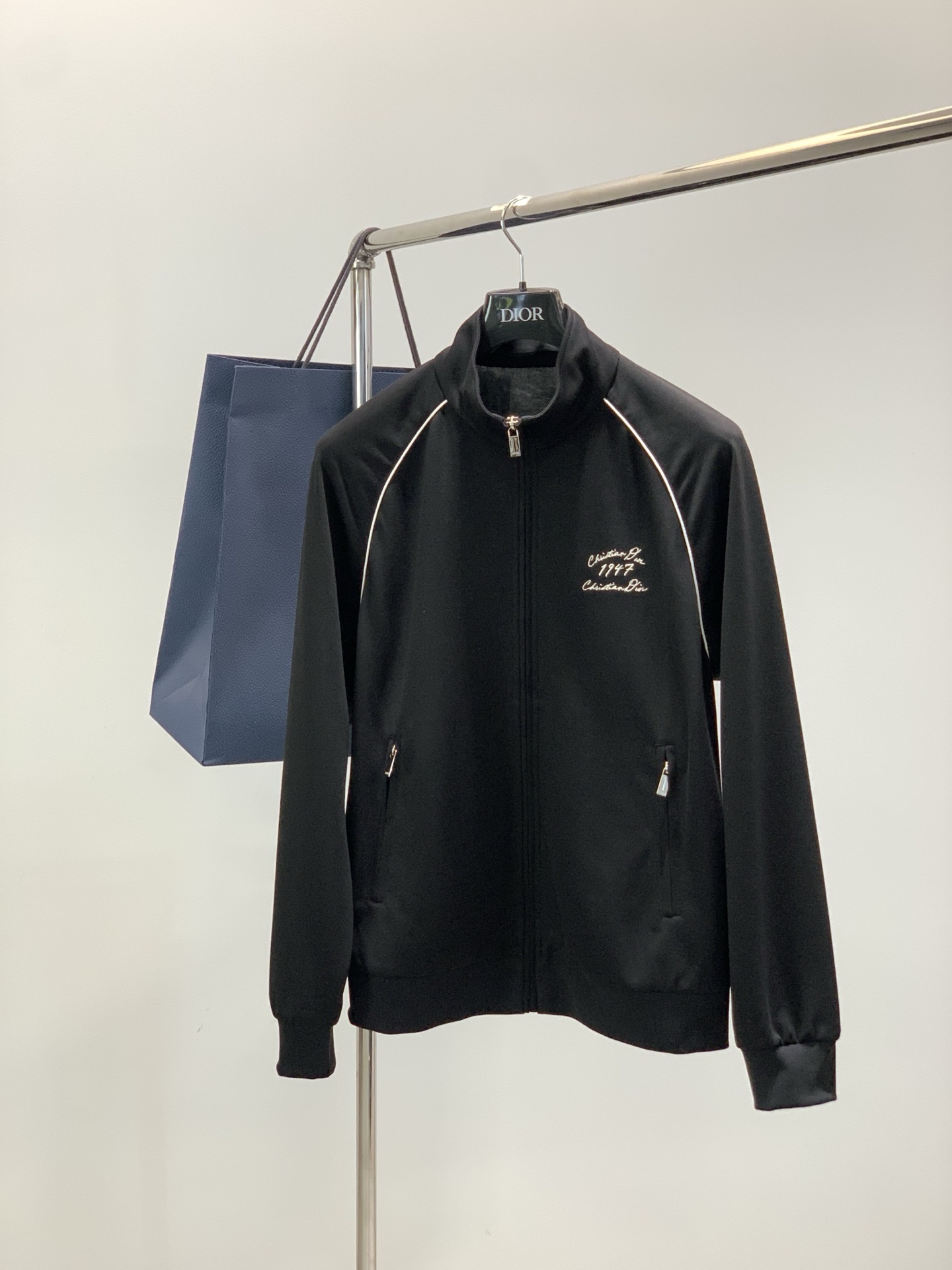 ，Dior 迪奥， 2026春季新品，专柜同步有售，简约时尚休闲立领夹克外套，原版进口面料，舒适透气，顶
