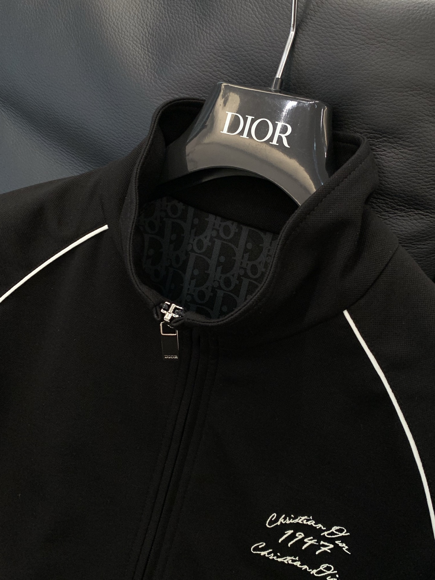 ，Dior 迪奥， 2026春季新品，专柜同步有售，简约时尚休闲立领夹克外套，原版进口面料，舒适透气，顶