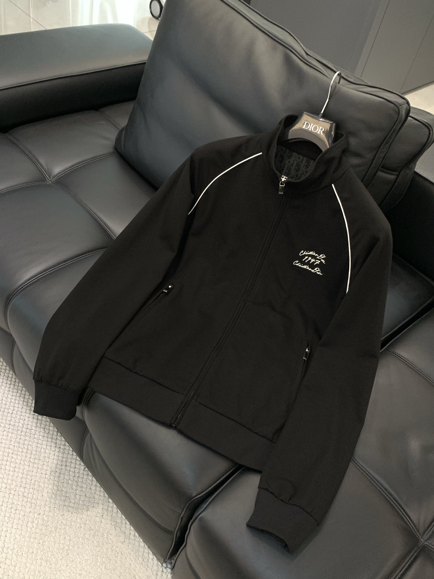 ，Dior 迪奥， 2026春季新品，专柜同步有售，简约时尚休闲立领夹克外套，原版进口面料，舒适透气，顶