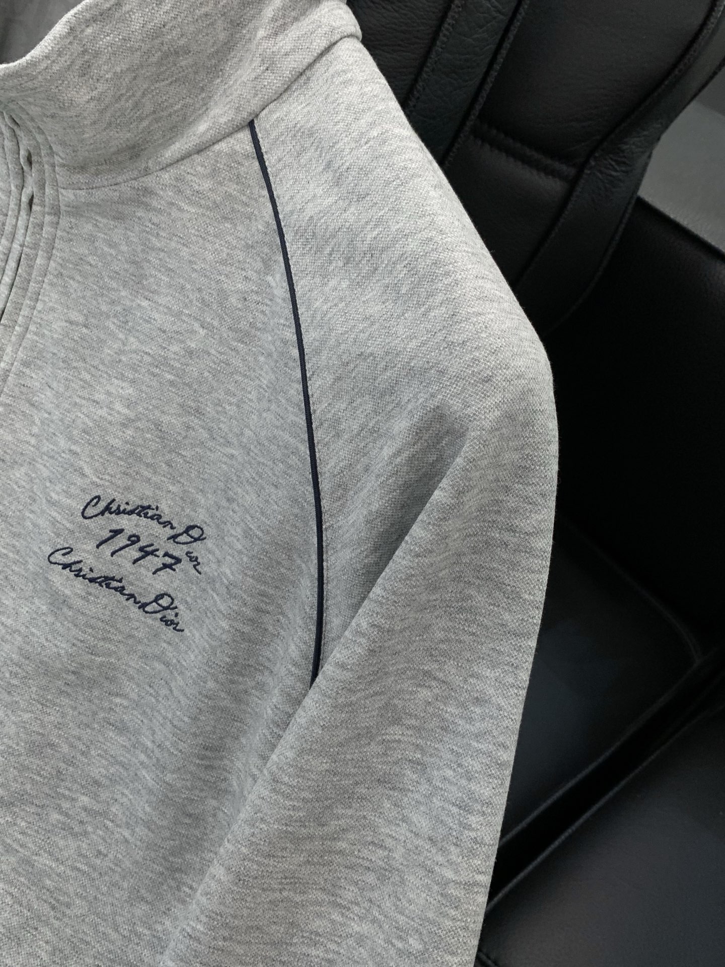 ，Dior 迪奥， 2026春季新品，专柜同步有售，简约时尚休闲立领夹克外套，原版进口面料，舒适透气，顶