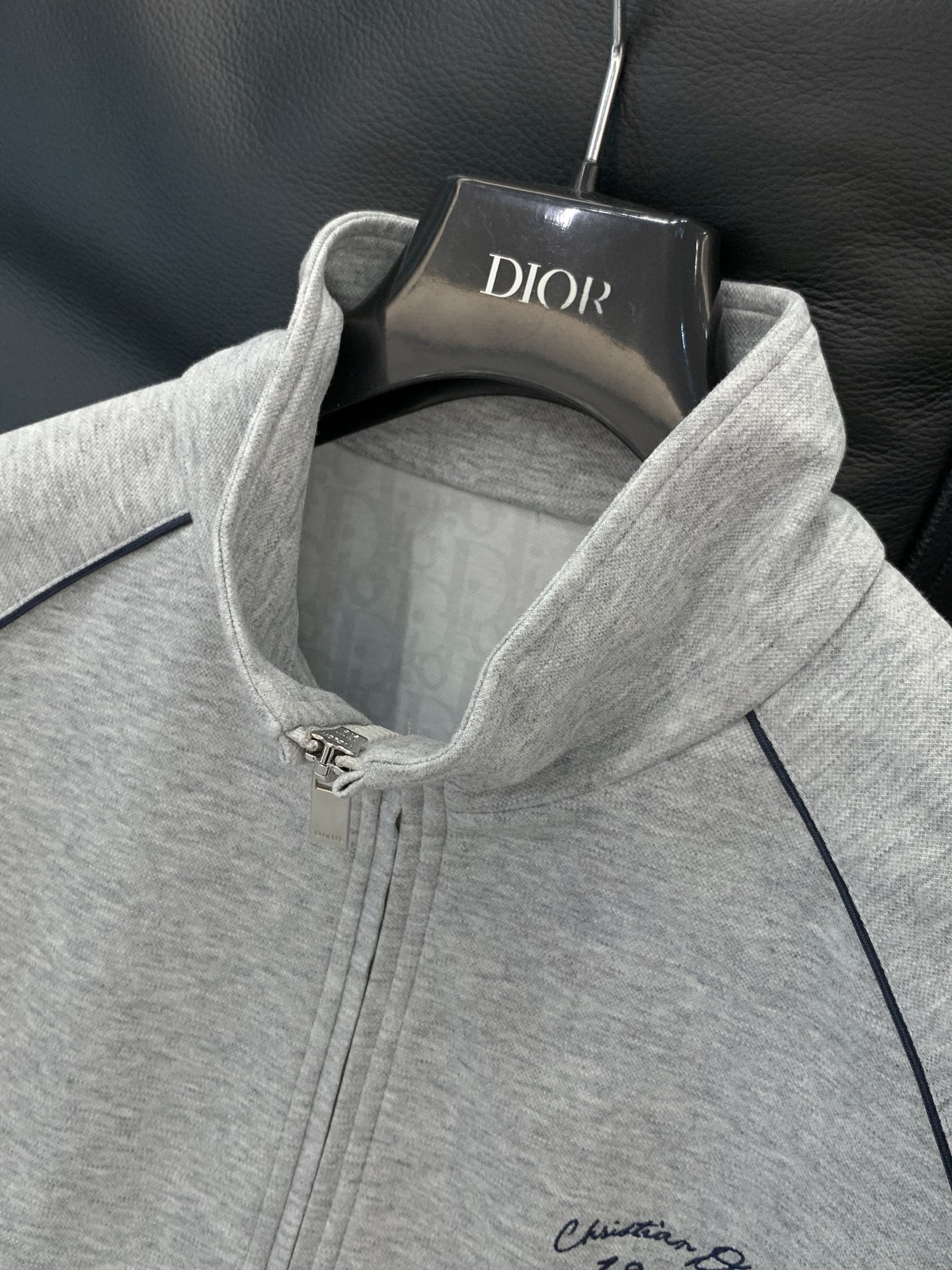 ，Dior 迪奥， 2026春季新品，专柜同步有售，简约时尚休闲立领夹克外套，原版进口面料，舒适透气，顶