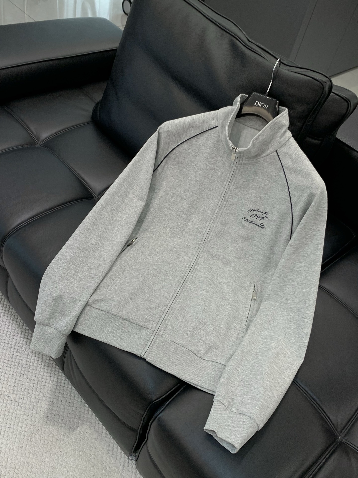 ，Dior 迪奥， 2026春季新品，专柜同步有售，简约时尚休闲立领夹克外套，原版进口面料，舒适透气，顶