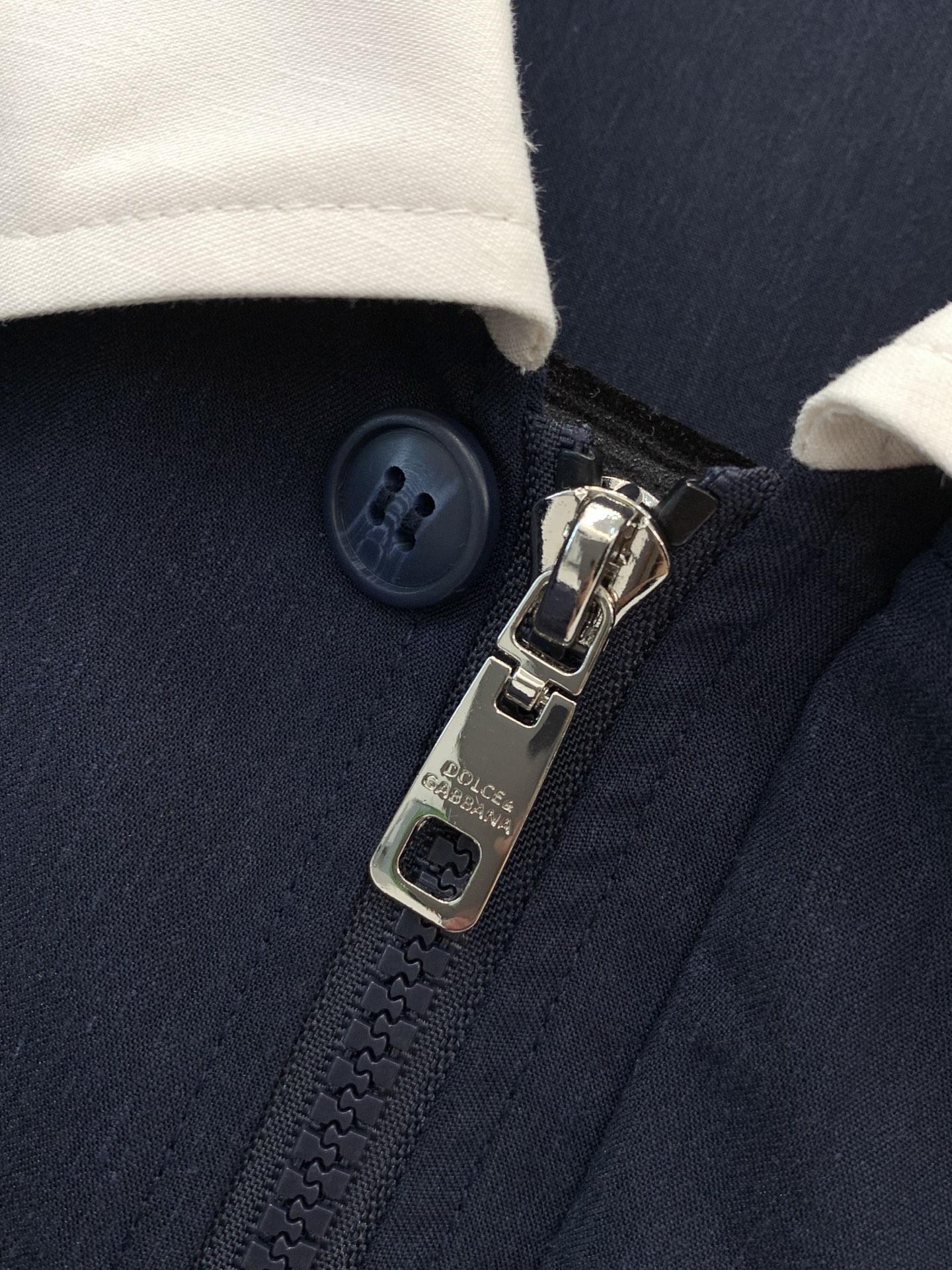 ，杜嘉班纳，2026春季最新品，专柜同步有售，原单狠货，时尚休闲夹克翻领外套，进口原版面料，顶级刺绣🪡工