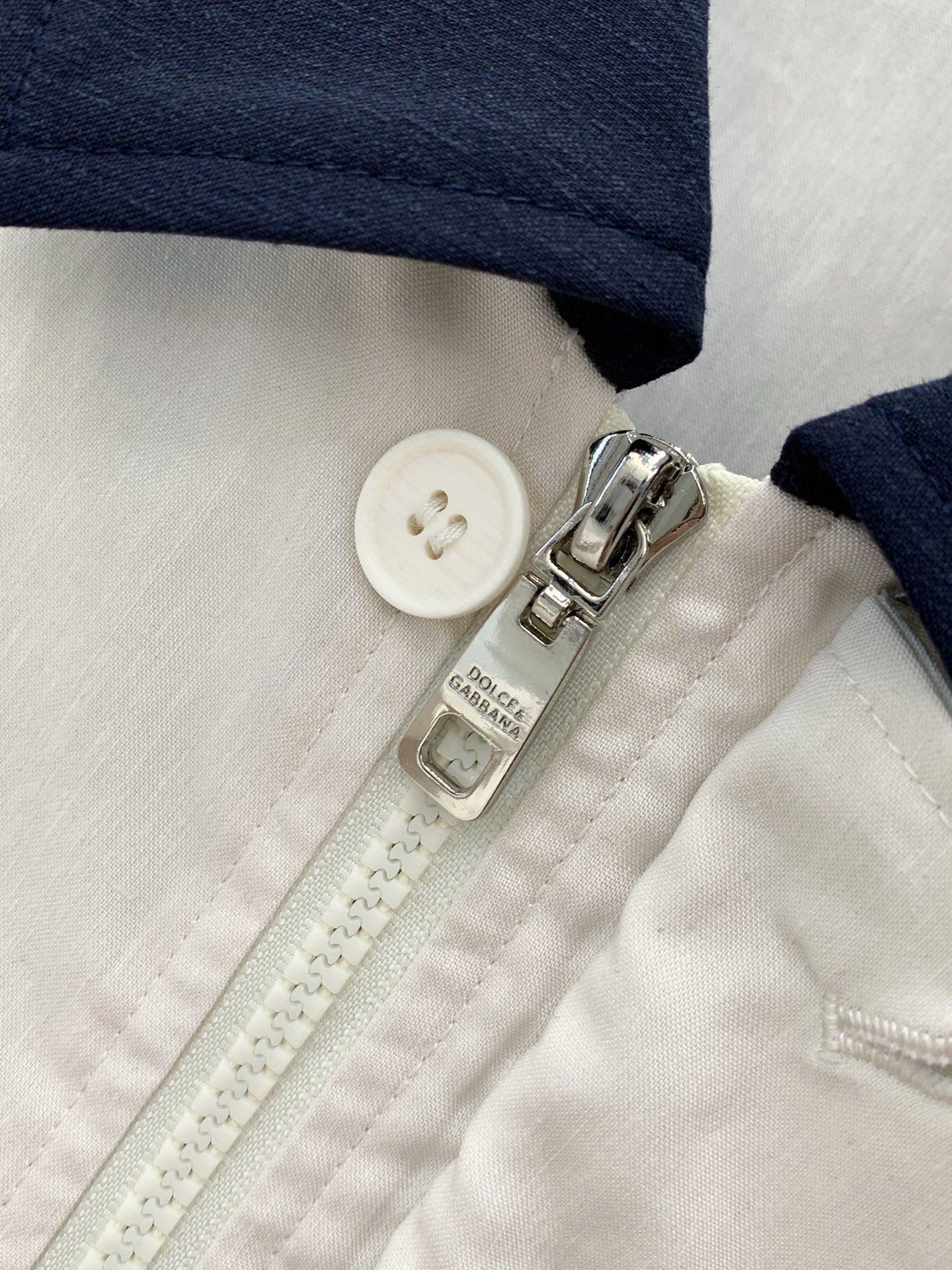 ，杜嘉班纳，2026春季最新品，专柜同步有售，原单狠货，时尚休闲夹克翻领外套，进口原版面料，顶级刺绣🪡工