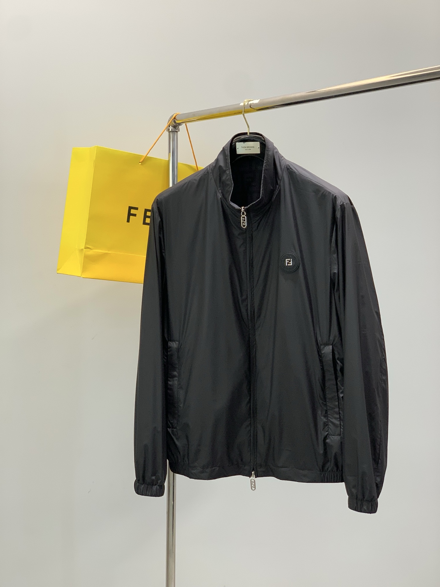 ，FENDI 芬迪，2026春季最新品，专柜同步有售，原单狠货，时尚休闲立领夹克外套，进口原版面料，顶级