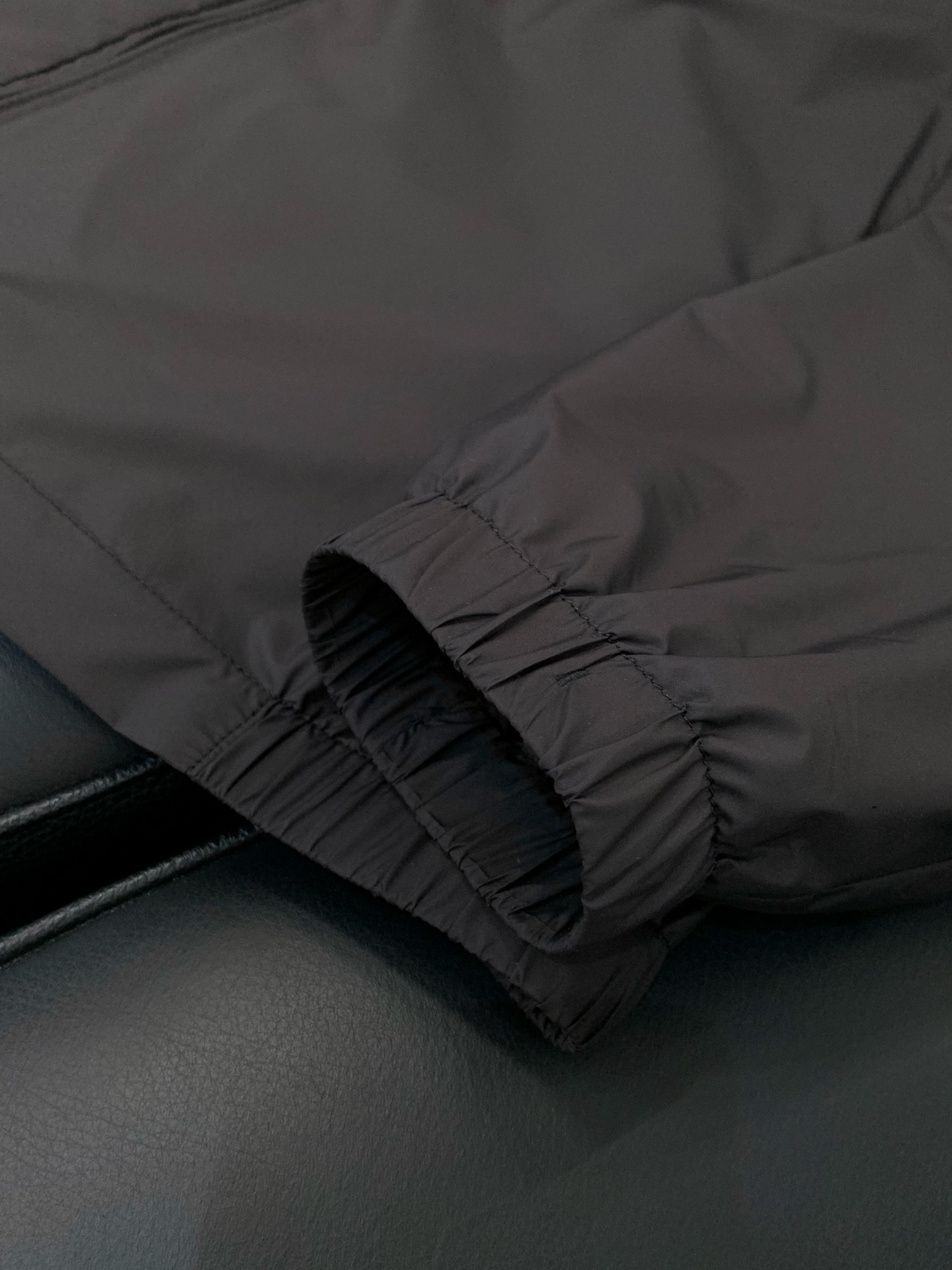 ，FENDI 芬迪，2026春季最新品，专柜同步有售，原单狠货，时尚休闲立领夹克外套，进口原版面料，顶级