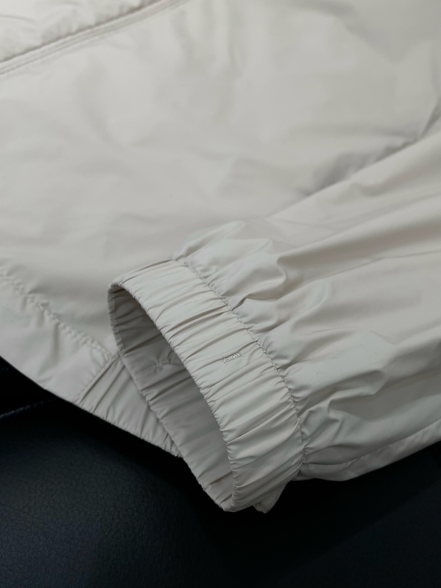 ，FENDI 芬迪，2026春季最新品，专柜同步有售，原单狠货，时尚休闲立领夹克外套，进口原版面料，顶级