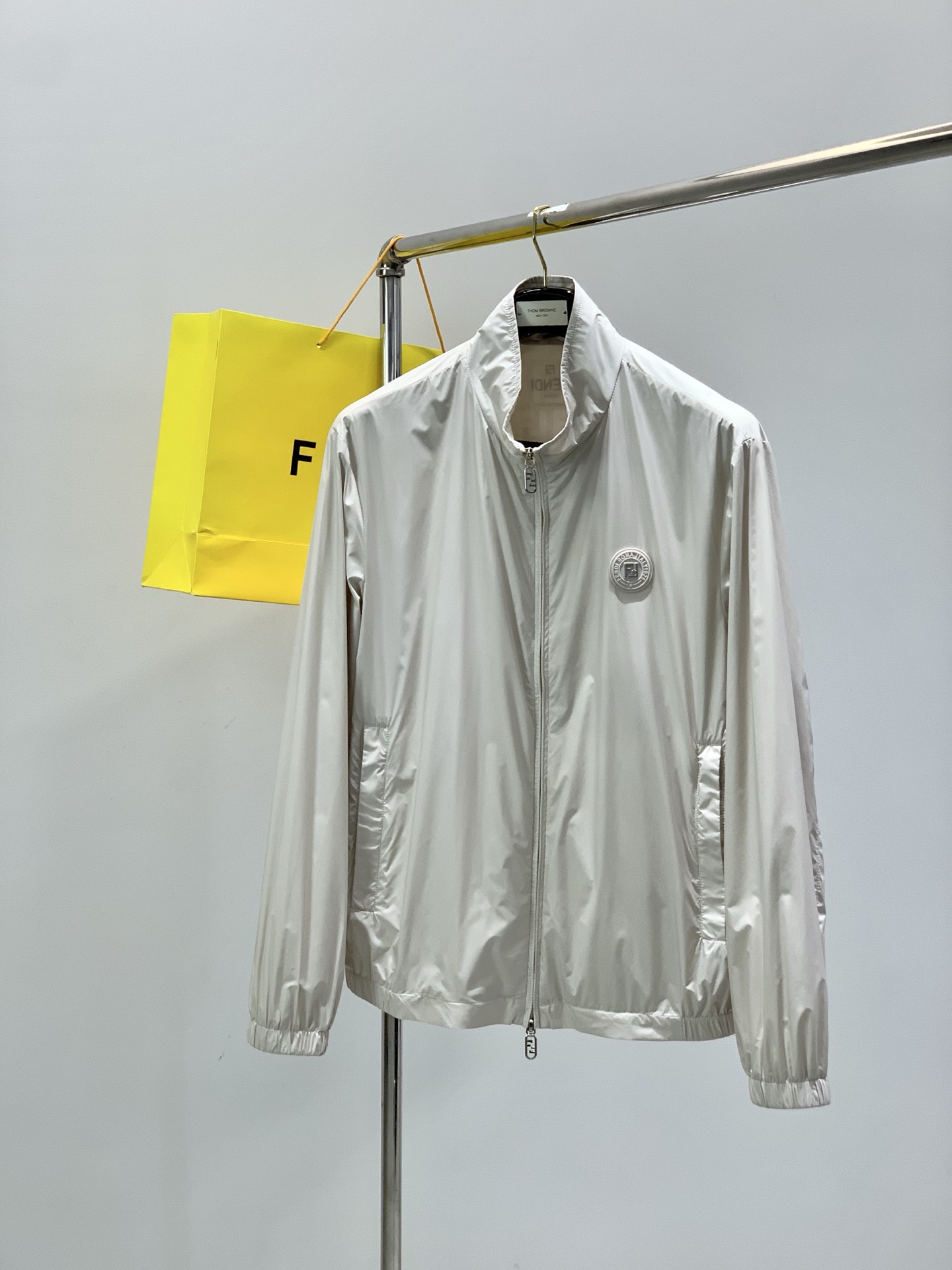 ，FENDI 芬迪，2026春季最新品，专柜同步有售，原单狠货，时尚休闲立领夹克外套，进口原版面料，顶级