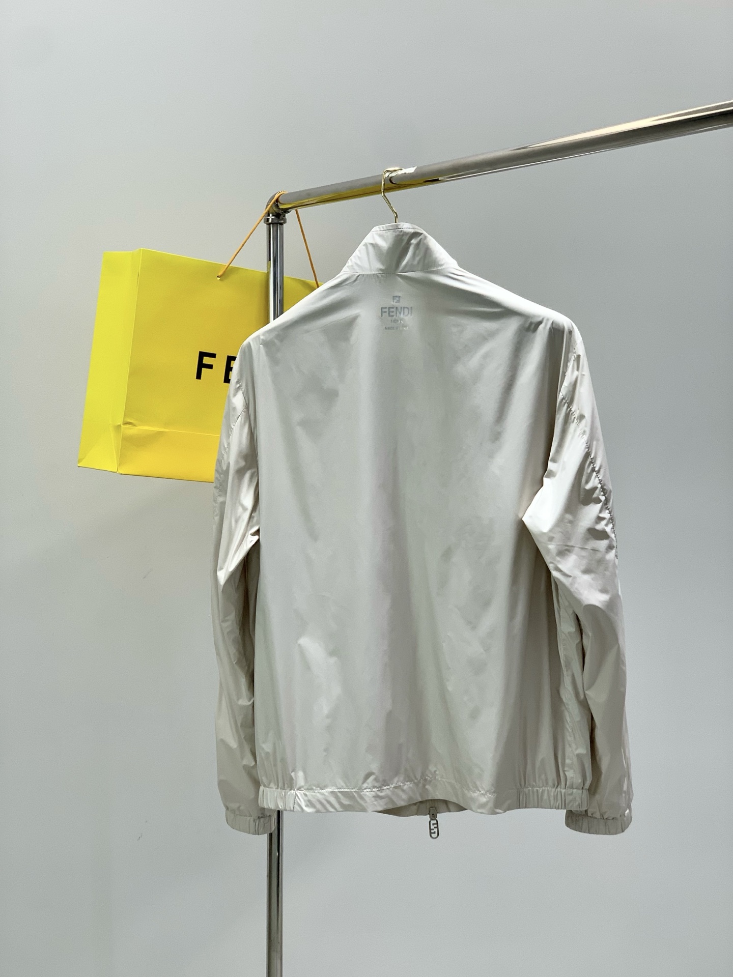 ，FENDI 芬迪，2026春季最新品，专柜同步有售，原单狠货，时尚休闲立领夹克外套，进口原版面料，顶级