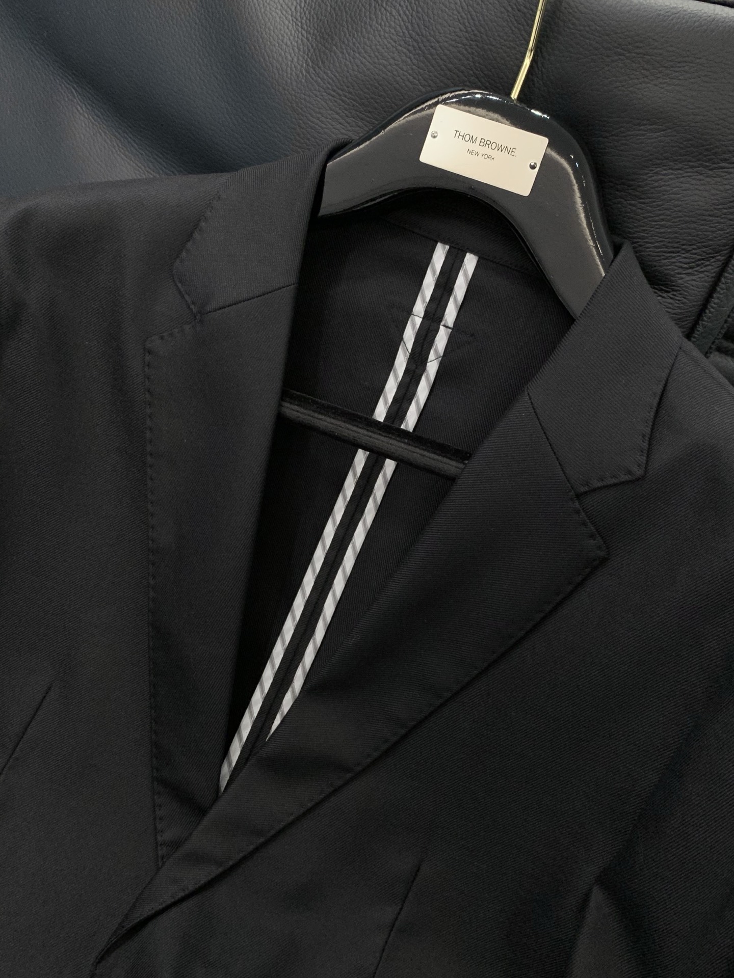 ，PRADA 普拉达，春季最新品，专柜同步有售，时尚休闲西装外套，进口原版面料，做工极为复杂，唯一可以做