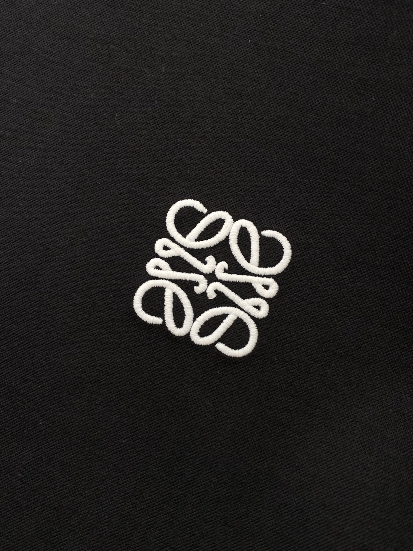 ，Loewe 罗意威，2026春夏最新款，专柜同步有售，原单狠货，时尚休闲圆领短袖T恤，上身很有特点！吸