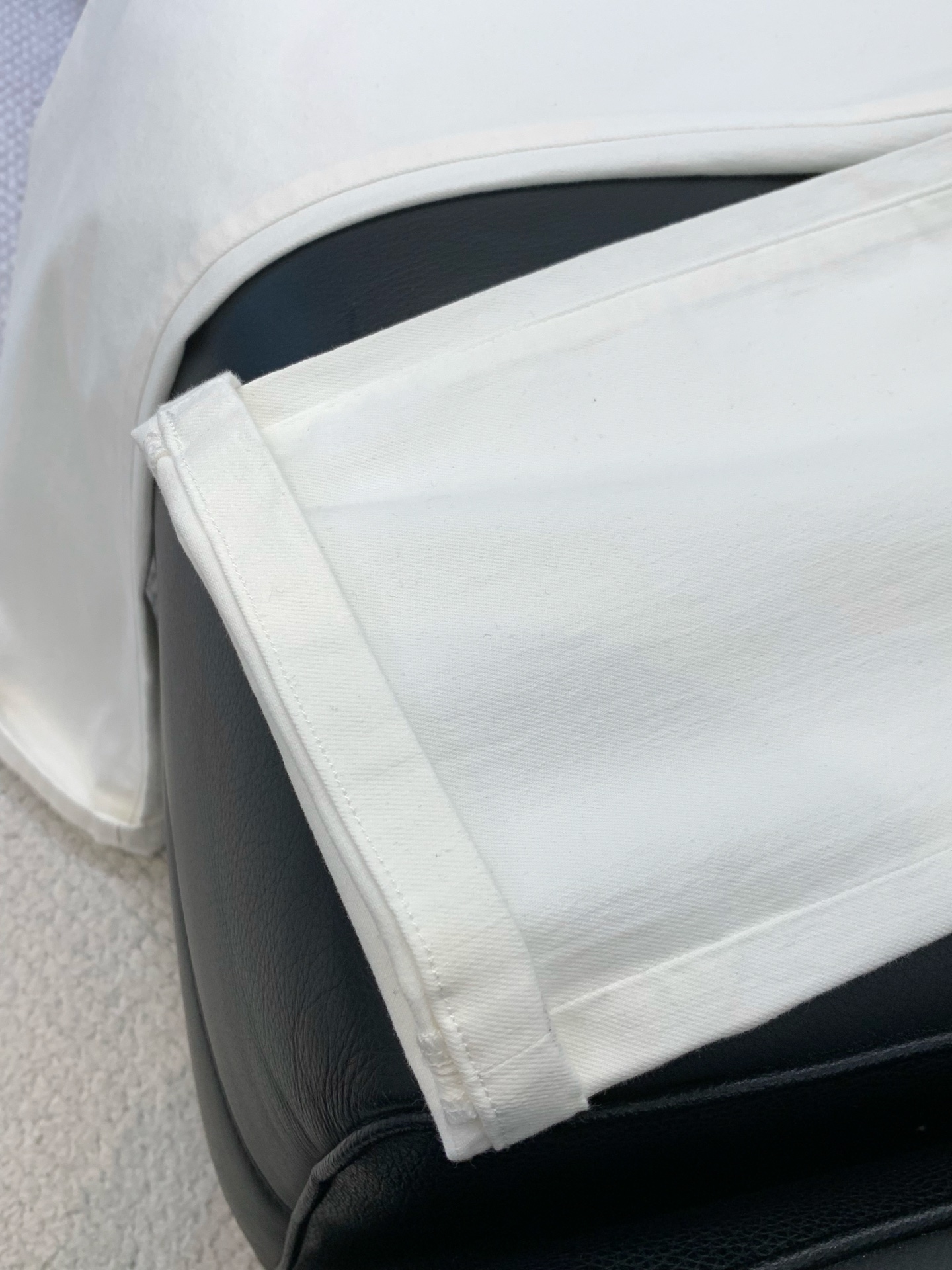 ，Fendi 芬迪，2026春季最新品，专柜同步有售，原单狠货，时尚休闲牛仔裤，进口原版水洗弹力面料，舒