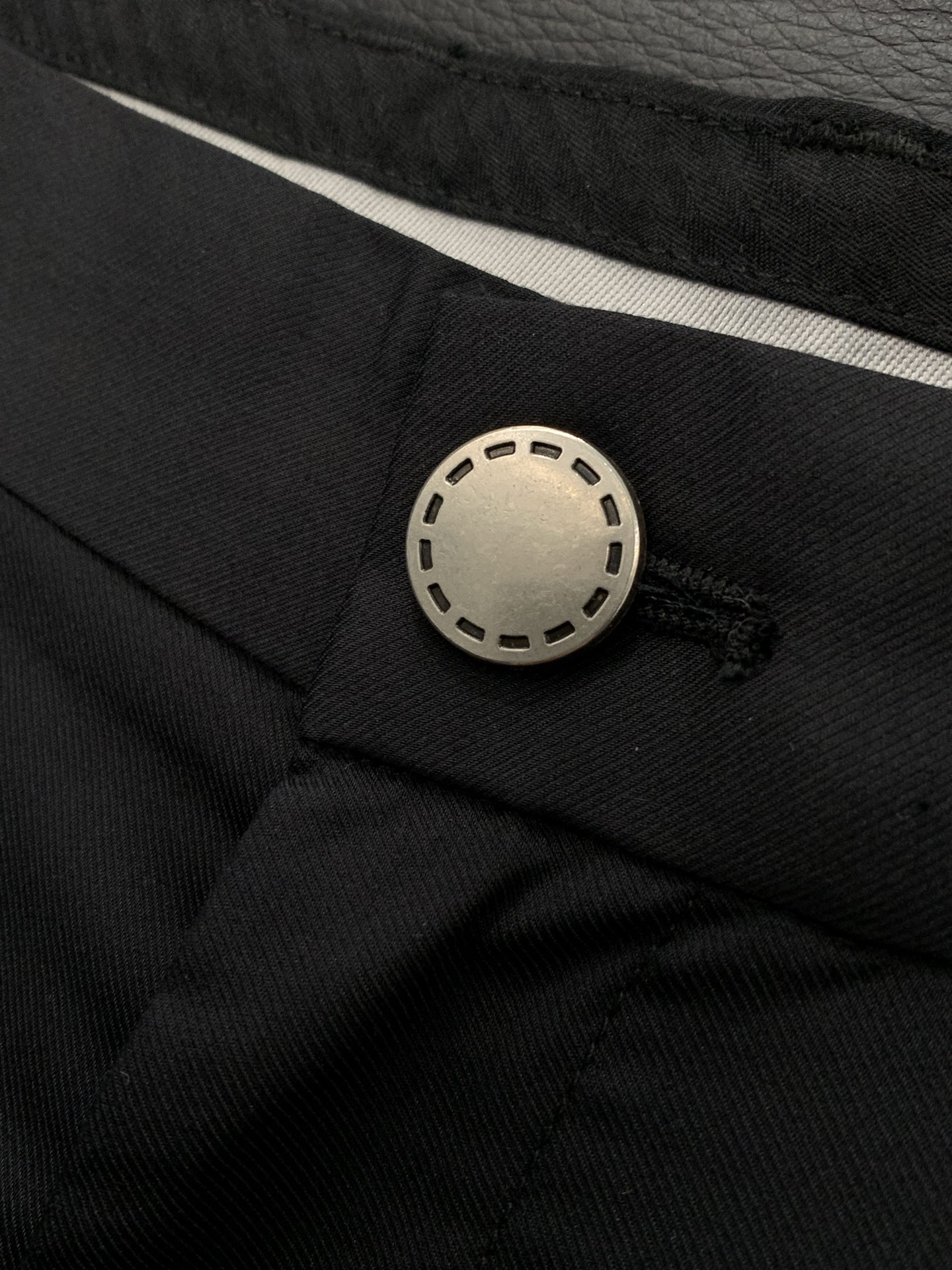 ，CANALI，2026春季最新品，专柜同步有售，原单狠货，时尚休闲西裤，进口原版面料，上身舒适透气，顶