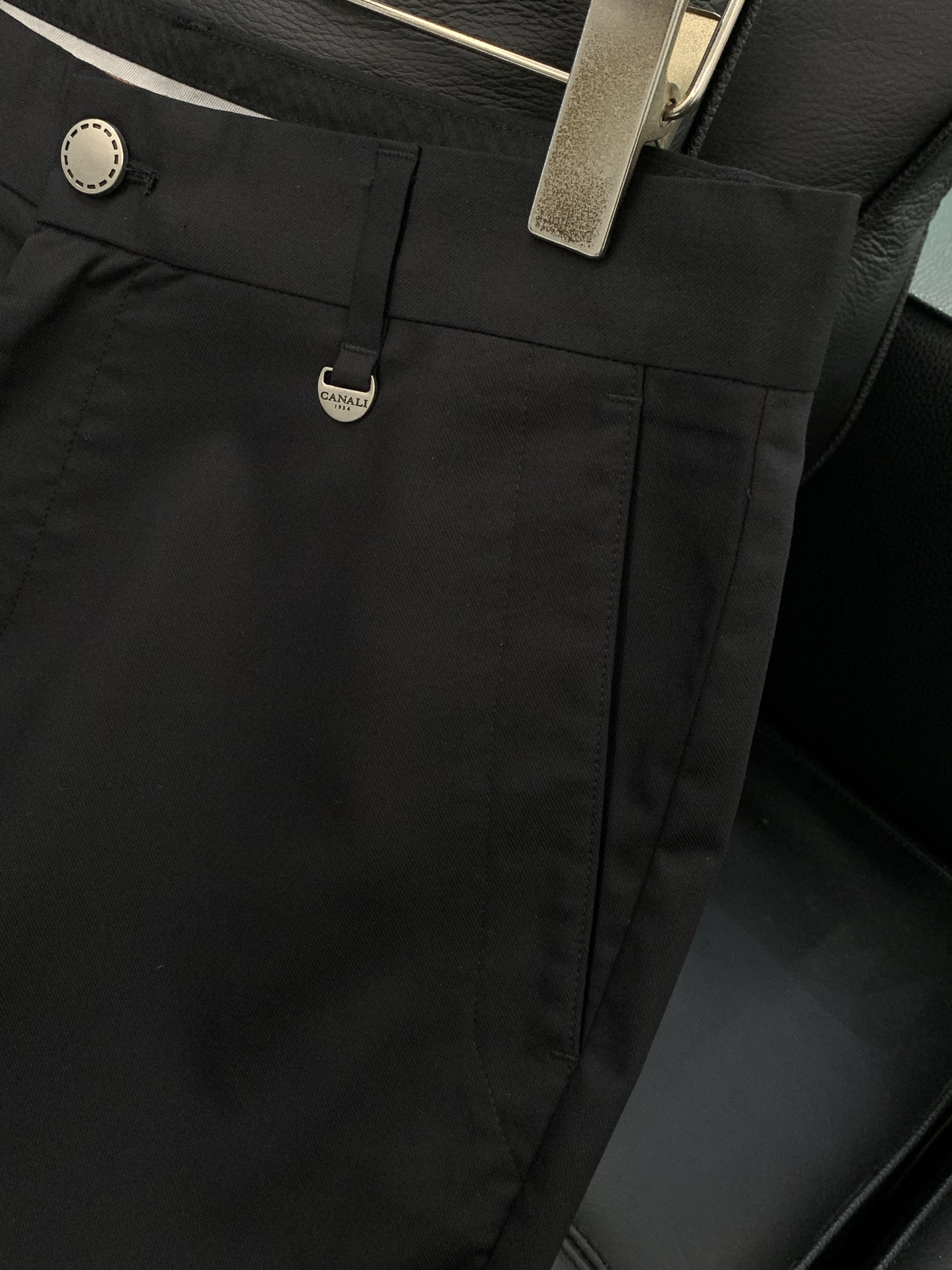 ，CANALI，2026春季最新品，专柜同步有售，原单狠货，时尚休闲西裤，进口原版面料，上身舒适透气，顶