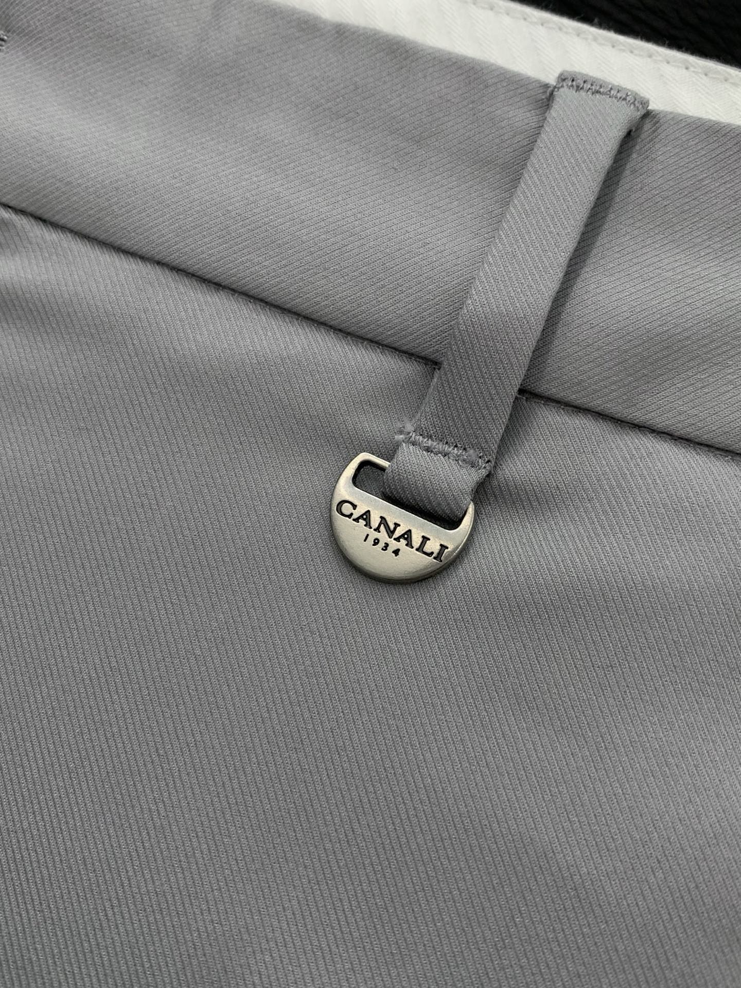 ，CANALI，2026春季最新品，专柜同步有售，原单狠货，时尚休闲西裤，进口原版面料，上身舒适透气，顶