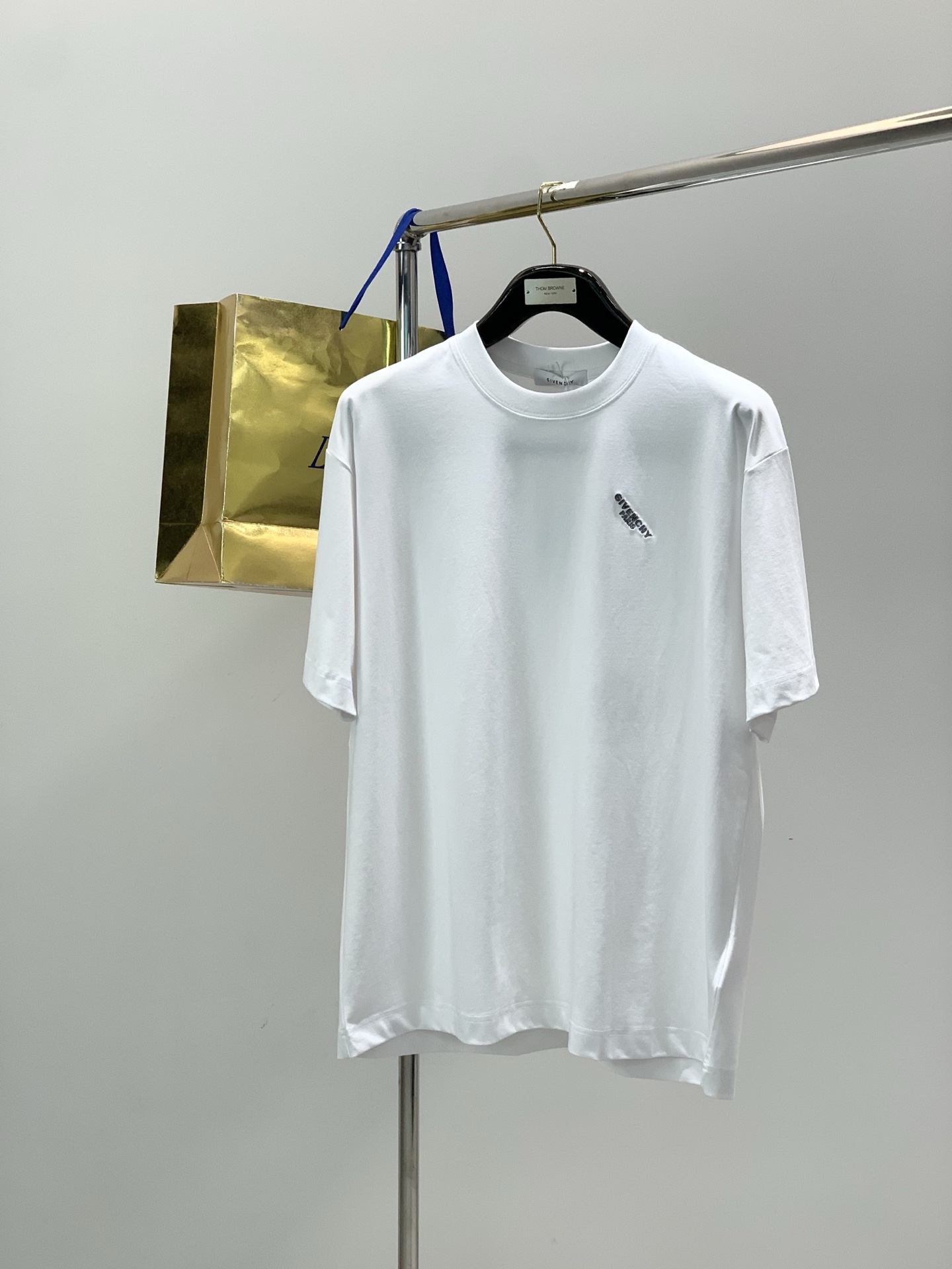 ，Givenchy 纪梵希，2026春夏最新品，专柜同步有售，原单狠货，时尚休闲圆领短袖T恤，进口原版面