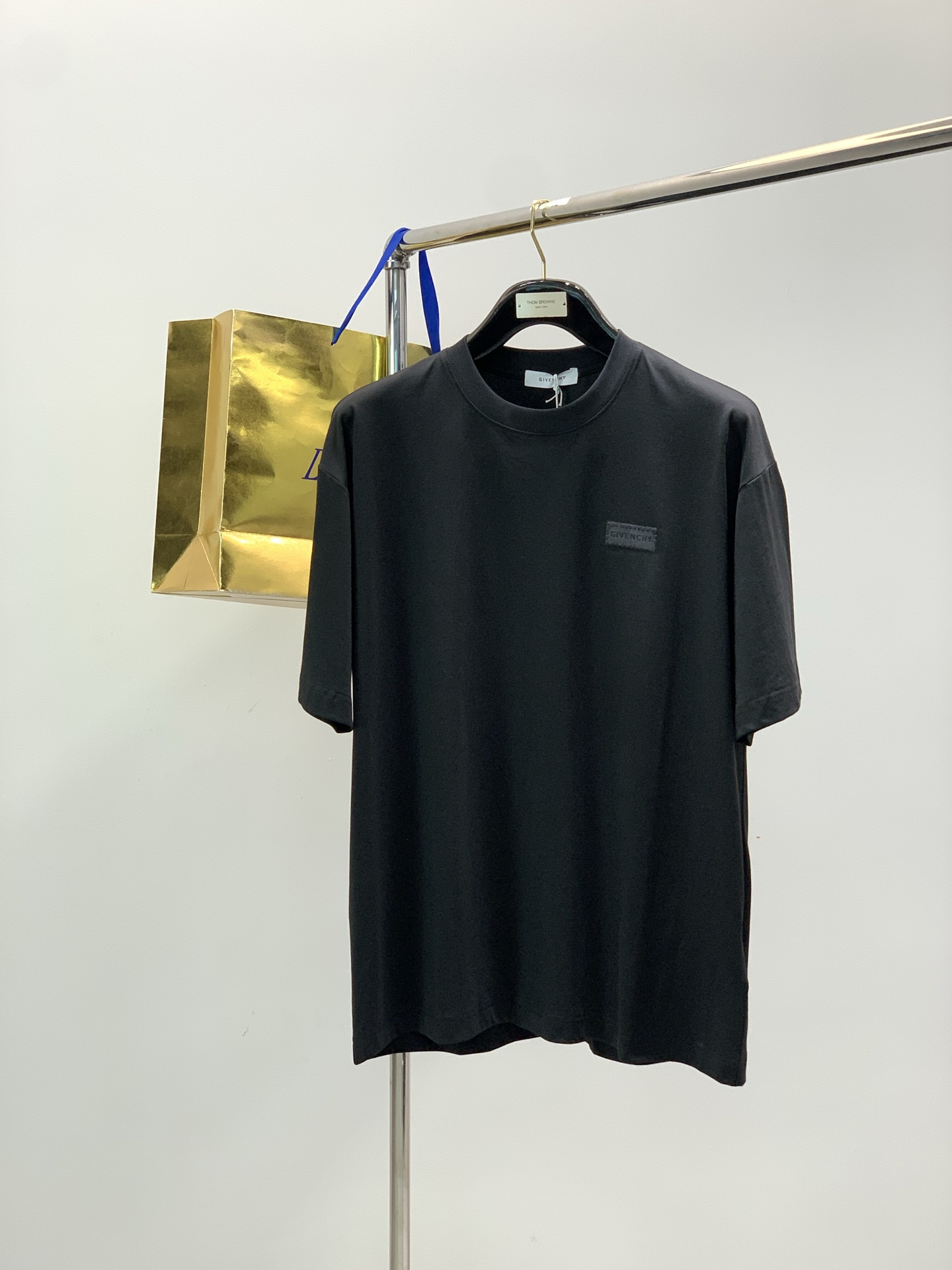 ，Givenchy 纪梵希，2026春夏最新品，专柜同步有售，原单狠货，时尚休闲圆领短袖T恤，进口原版面