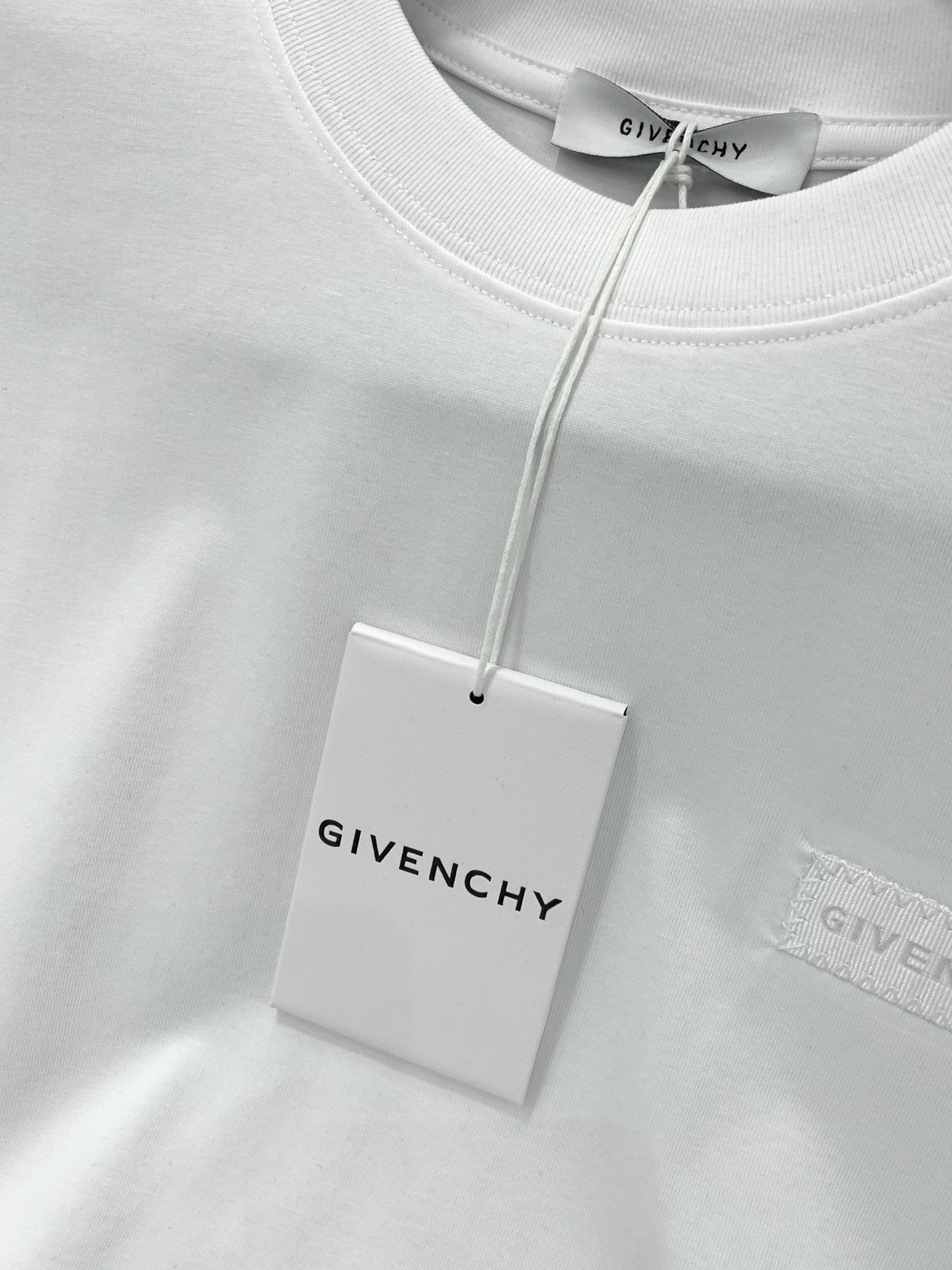 ，Givenchy 纪梵希，2026春夏最新品，专柜同步有售，原单狠货，时尚休闲圆领短袖T恤，进口原版面
