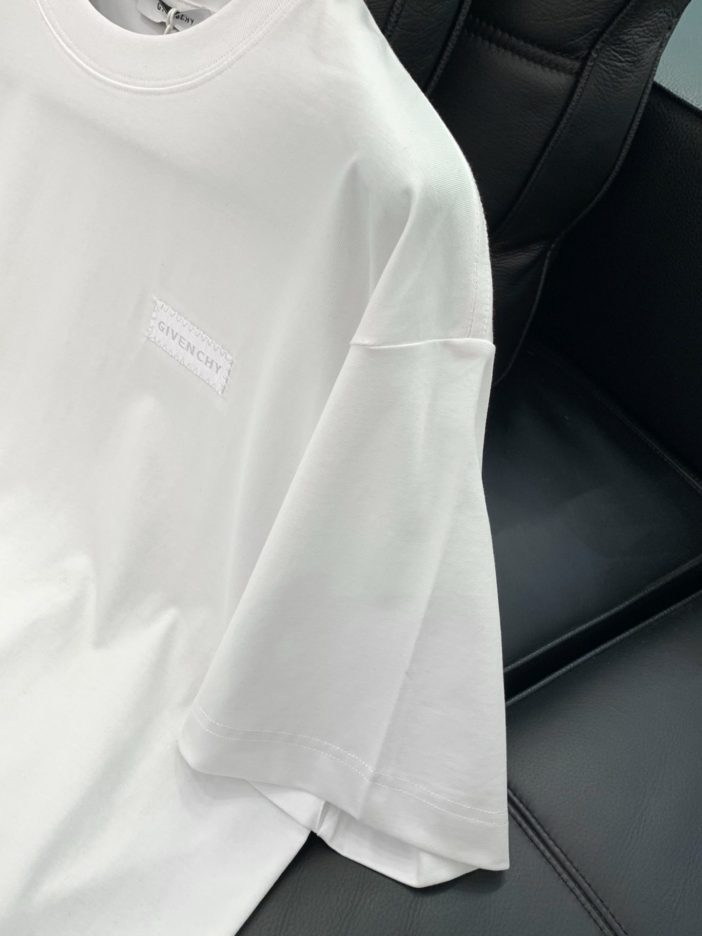 ，Givenchy 纪梵希，2026春夏最新品，专柜同步有售，原单狠货，时尚休闲圆领短袖T恤，进口原版面