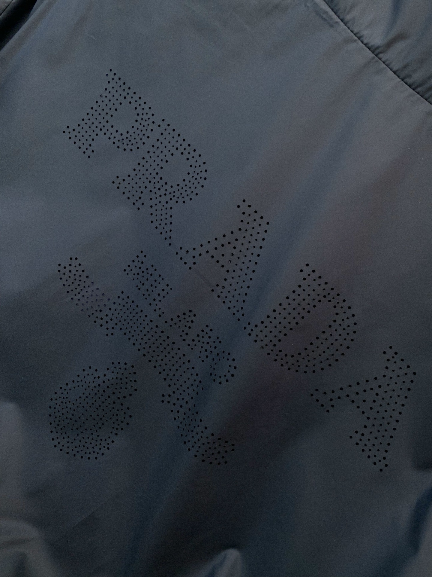 ，PRADA 普拉达，春季最新品，专柜同步有售，时尚休闲立领夹克外套，进口原版面料，做工极为复杂，唯一可
