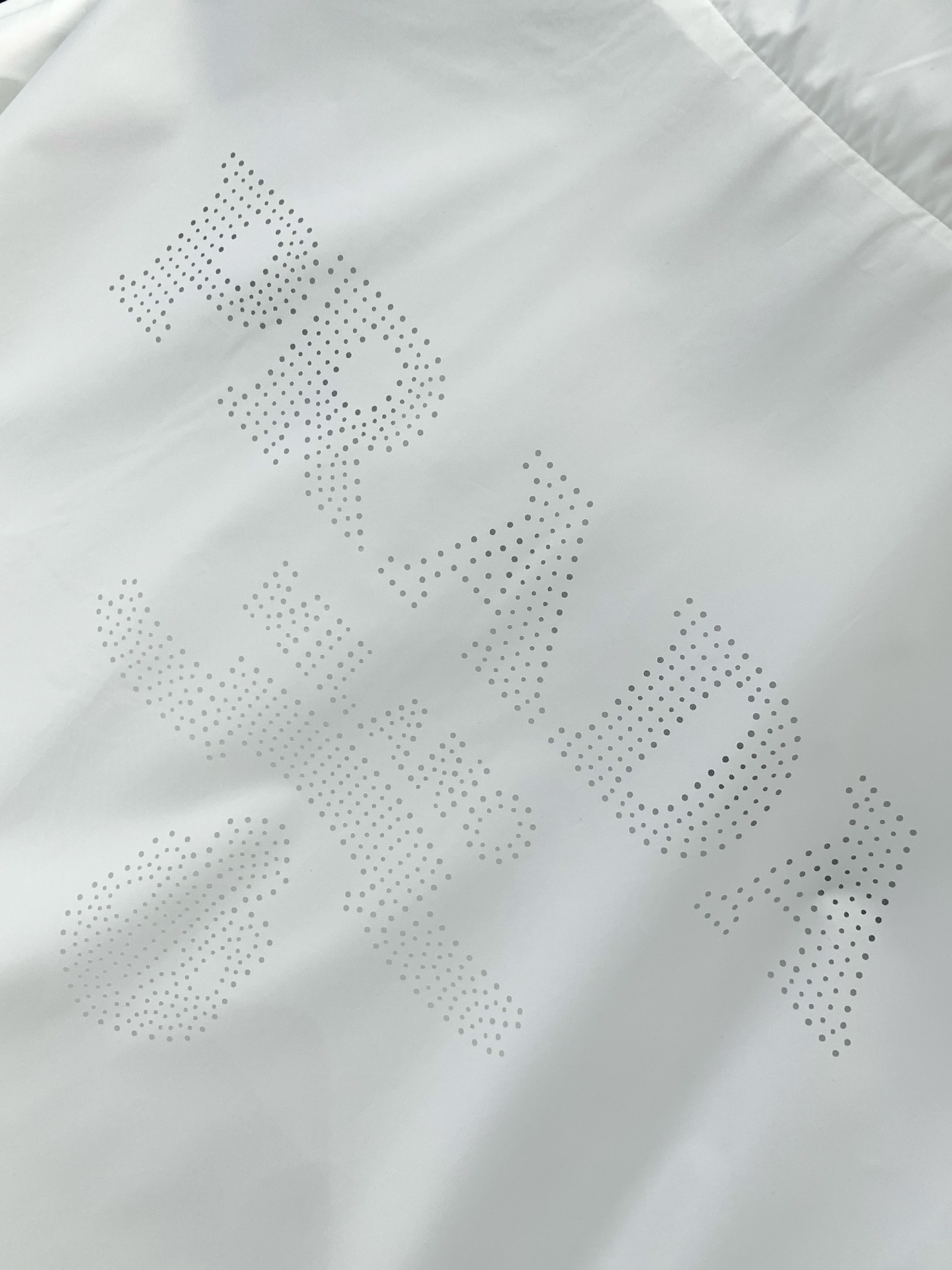 ，PRADA 普拉达，春季最新品，专柜同步有售，时尚休闲立领夹克外套，进口原版面料，做工极为复杂，唯一可