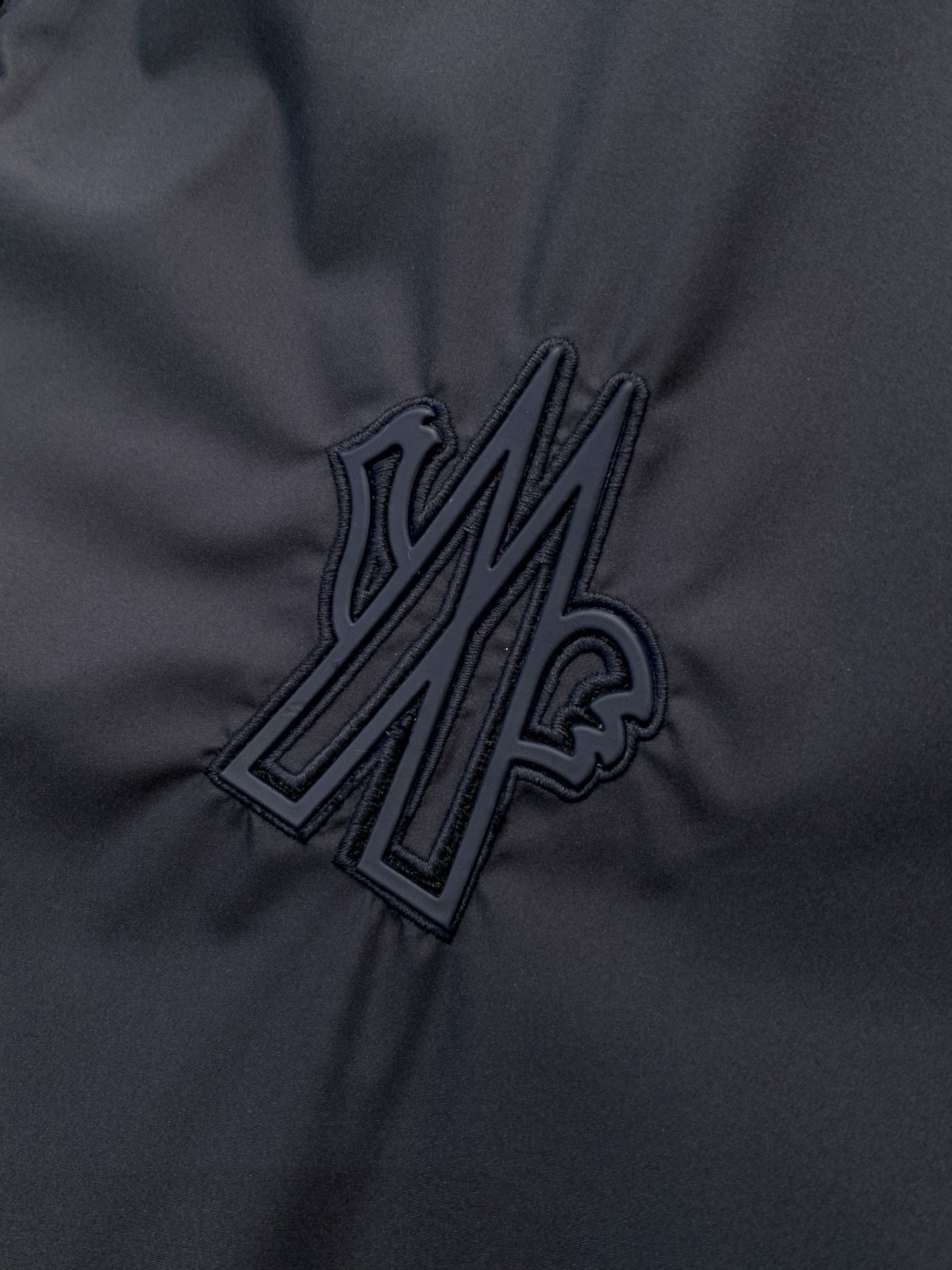 ，Moncler 蒙口，2026春季最新品，专柜同步有售，原单狠货，时尚休闲立领夹克外套，上身舒适！吸睛