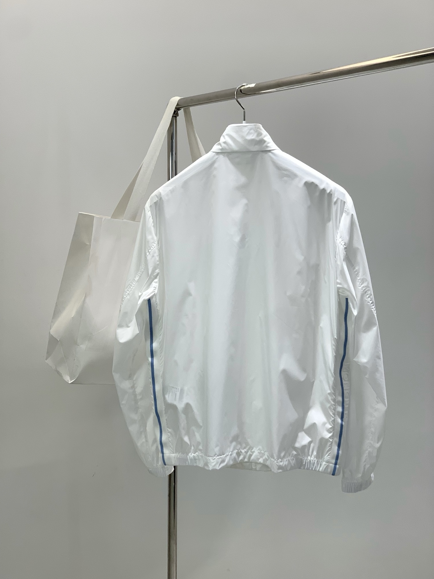 ，Moncler 蒙口，2026春季最新品，专柜同步有售，原单狠货，时尚休闲立领夹克外套，上身舒适！吸睛