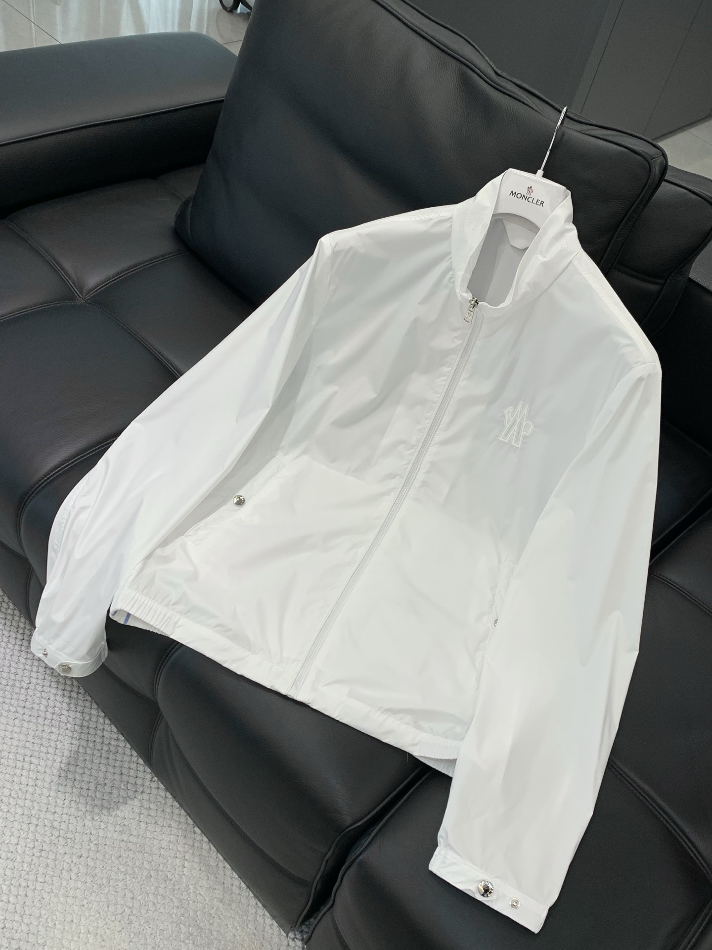 ，Moncler 蒙口，2026春季最新品，专柜同步有售，原单狠货，时尚休闲立领夹克外套，上身舒适！吸睛